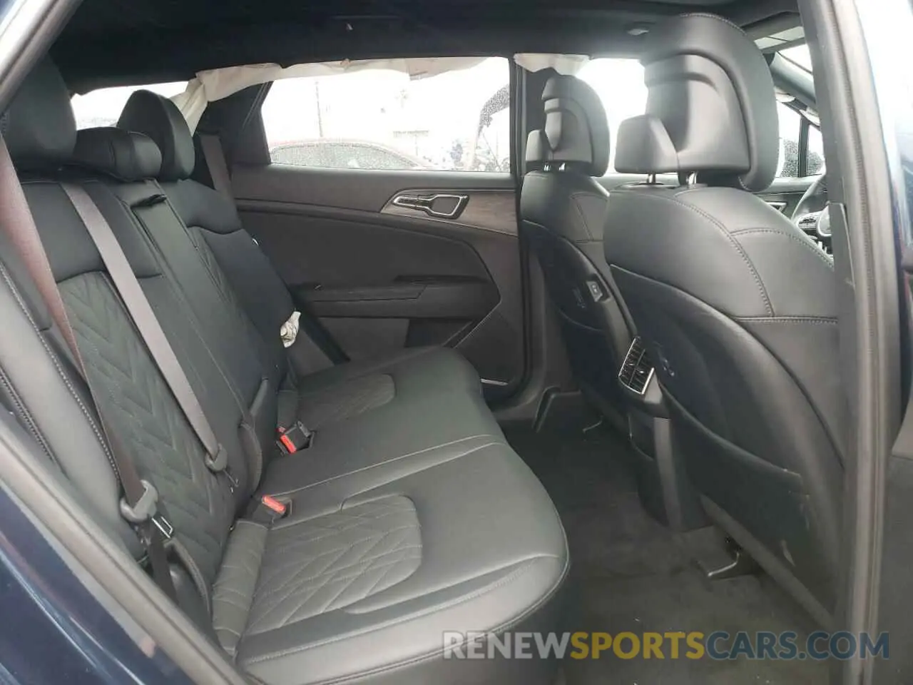 11 fotografías del automóvil dañado KNDPYDDHXR7148160 KIA SPORTAGE X 2024