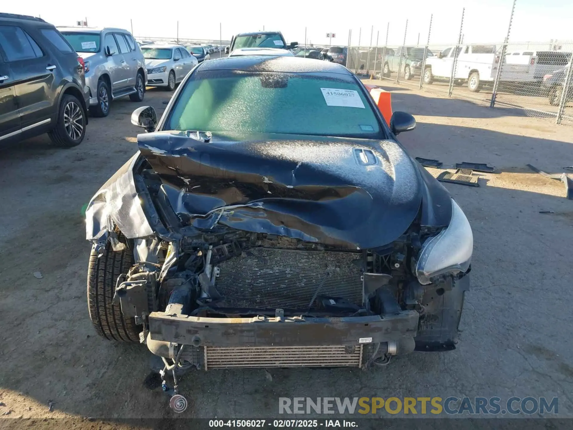 13 fotografías del automóvil dañado KNAE15LA0K6053900 KIA STINGER 2019