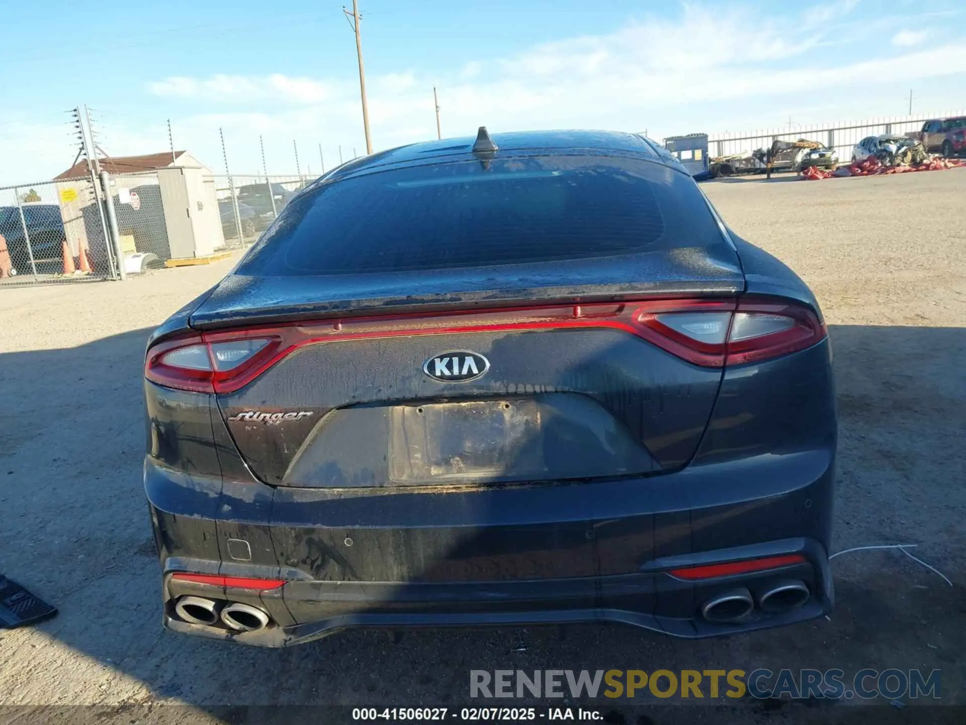 17 fotografías del automóvil dañado KNAE15LA0K6053900 KIA STINGER 2019