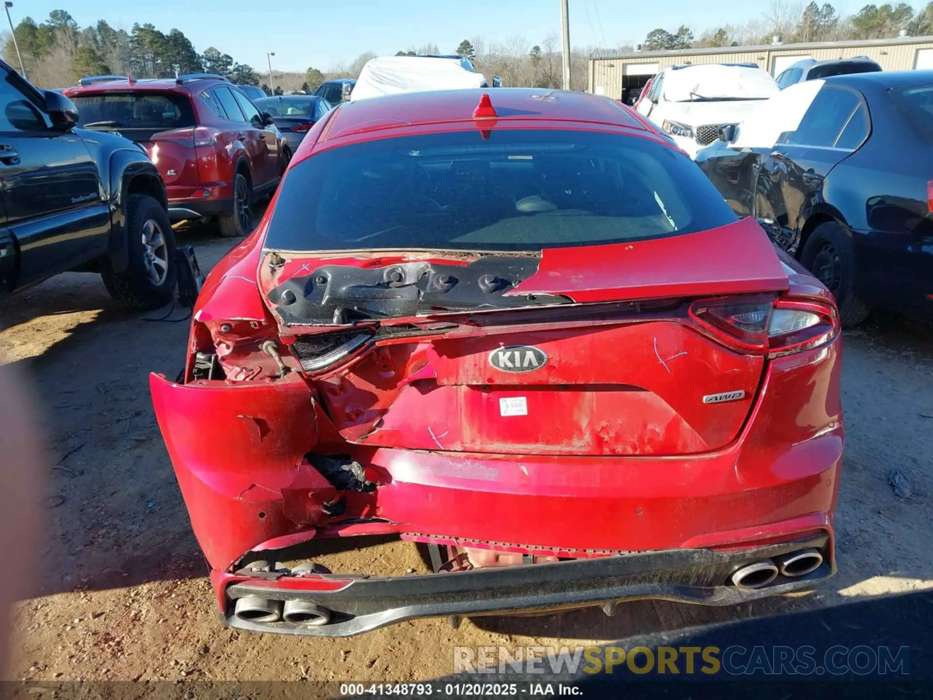 17 fotografías del automóvil dañado KNAE15LA2K6046124 KIA STINGER 2019