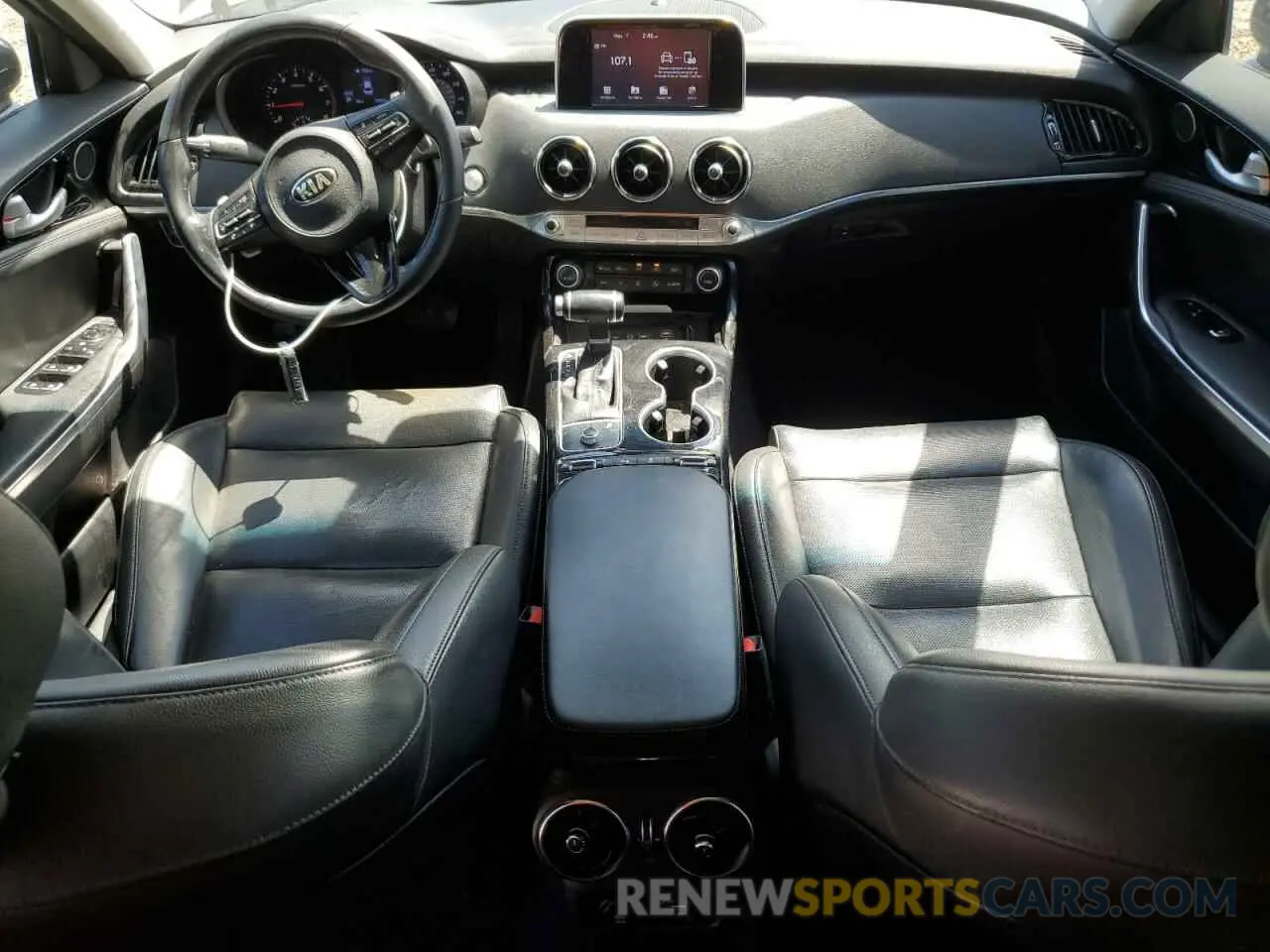 8 fotografías del automóvil dañado KNAE15LA3K6064048 KIA STINGER 2019