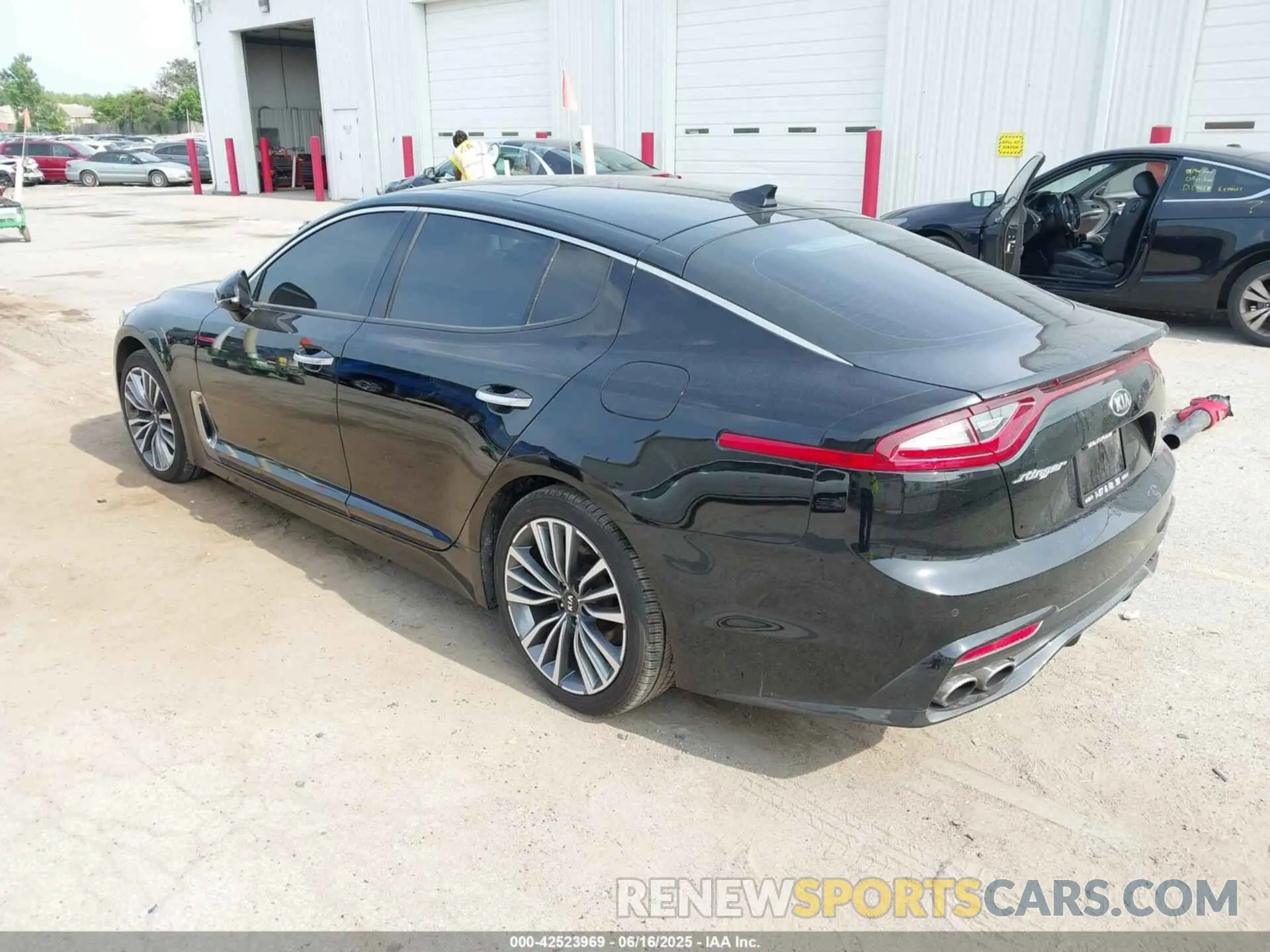 3 fotografías del automóvil dañado KNAE25LA5K6058927 KIA STINGER 2019