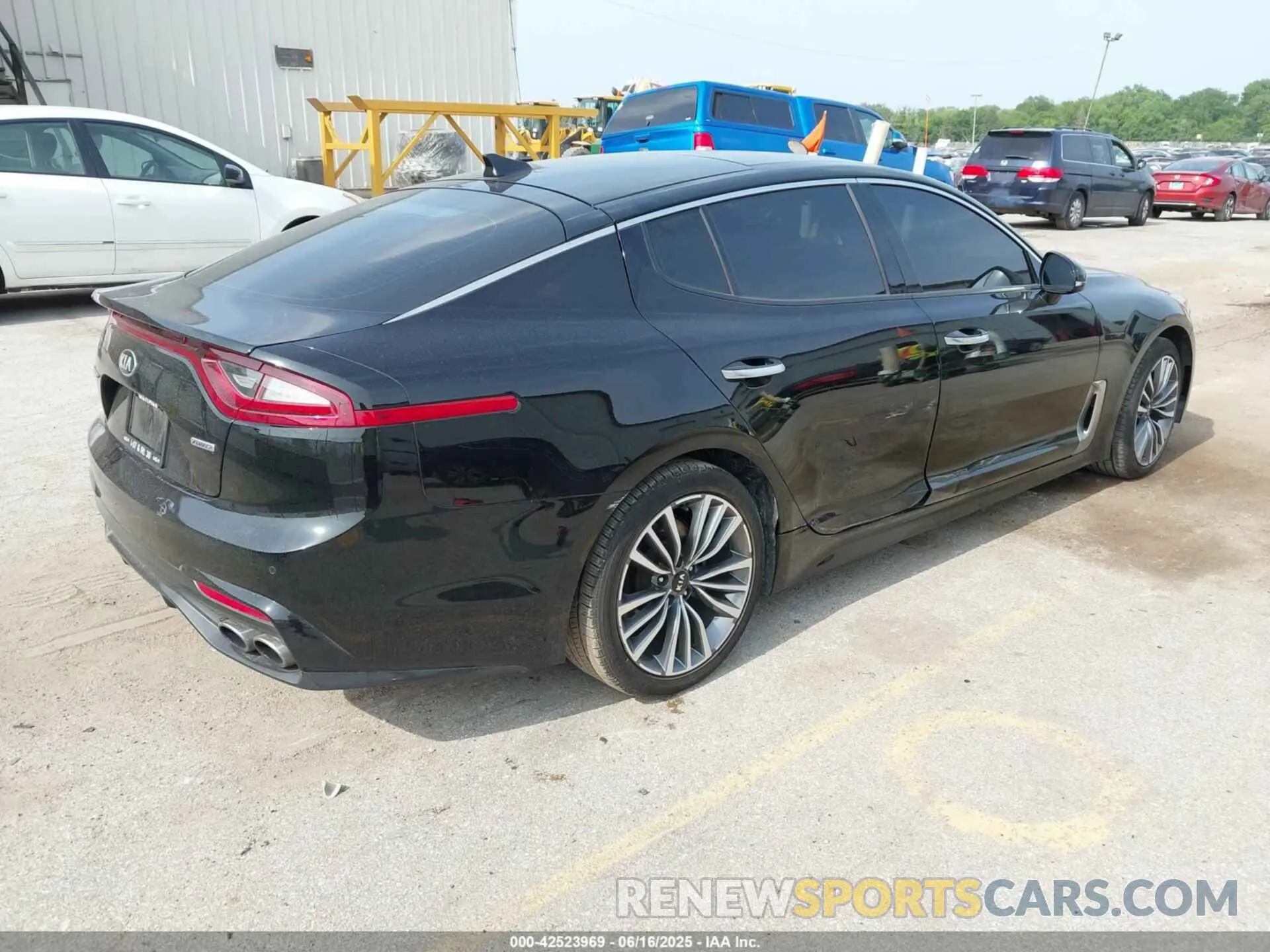 4 fotografías del automóvil dañado KNAE25LA5K6058927 KIA STINGER 2019