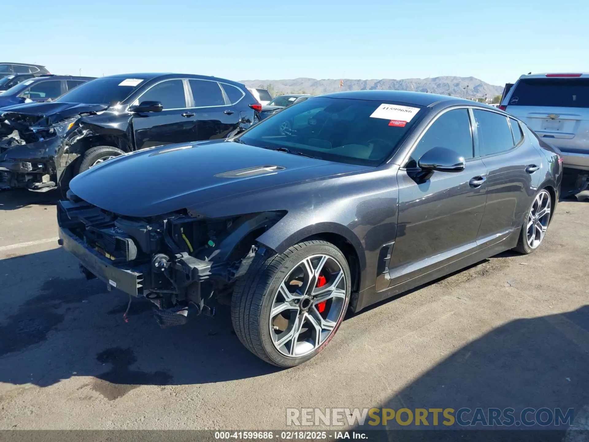 2 fotografías del automóvil dañado KNAE35LC3K6059198 KIA STINGER 2019