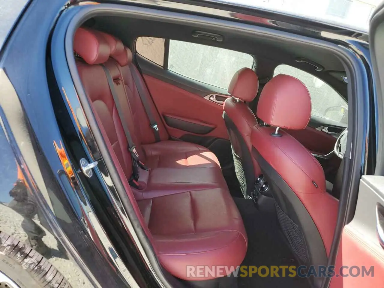 10 fotografías del automóvil dañado KNAE35LCXK6055410 KIA STINGER 2019