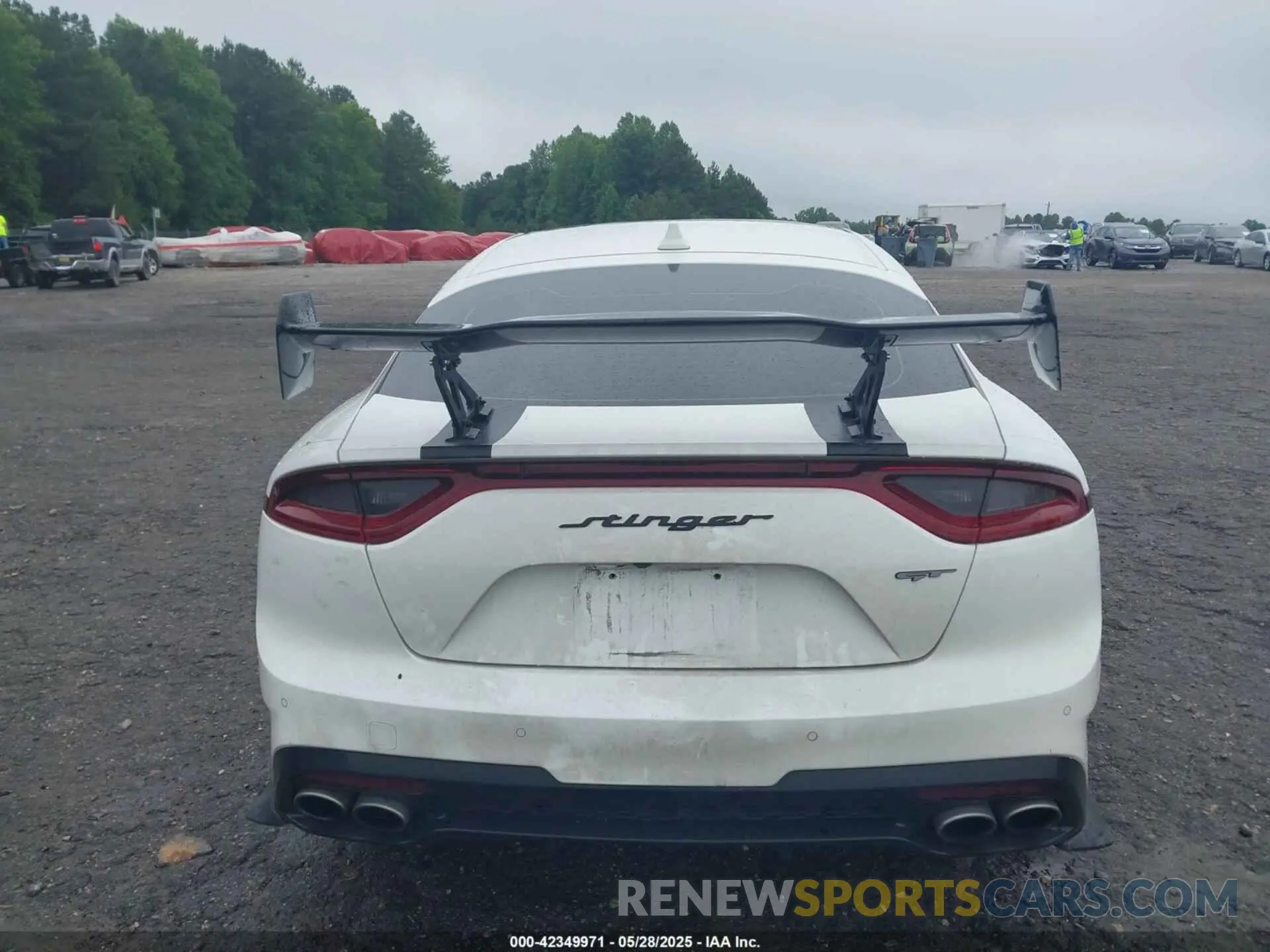 16 fotografías del automóvil dañado KNAE45LC8K6051272 KIA STINGER 2019