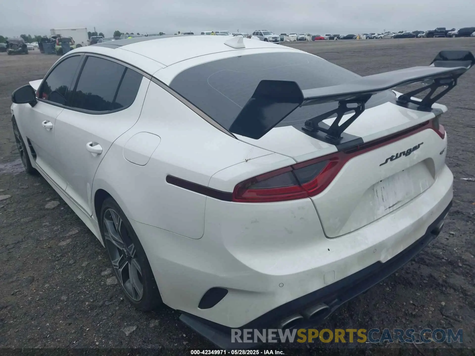 3 fotografías del automóvil dañado KNAE45LC8K6051272 KIA STINGER 2019