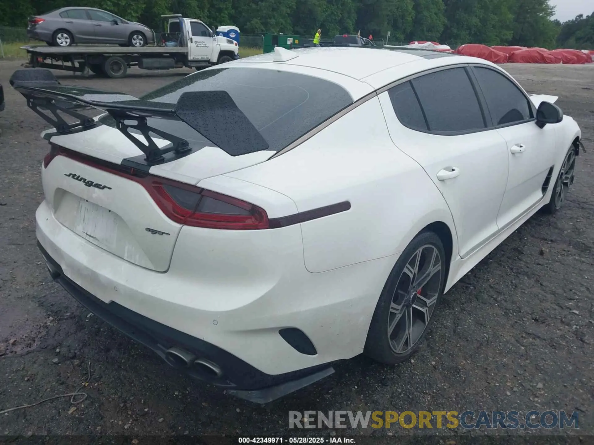 4 fotografías del automóvil dañado KNAE45LC8K6051272 KIA STINGER 2019