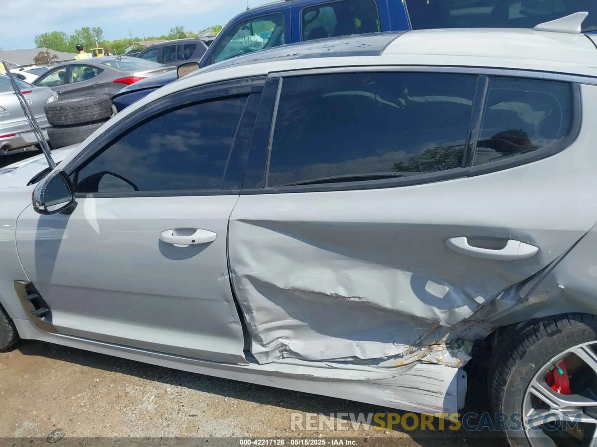 14 fotografías del automóvil dañado KNAE55LC1K6069433 KIA STINGER 2019
