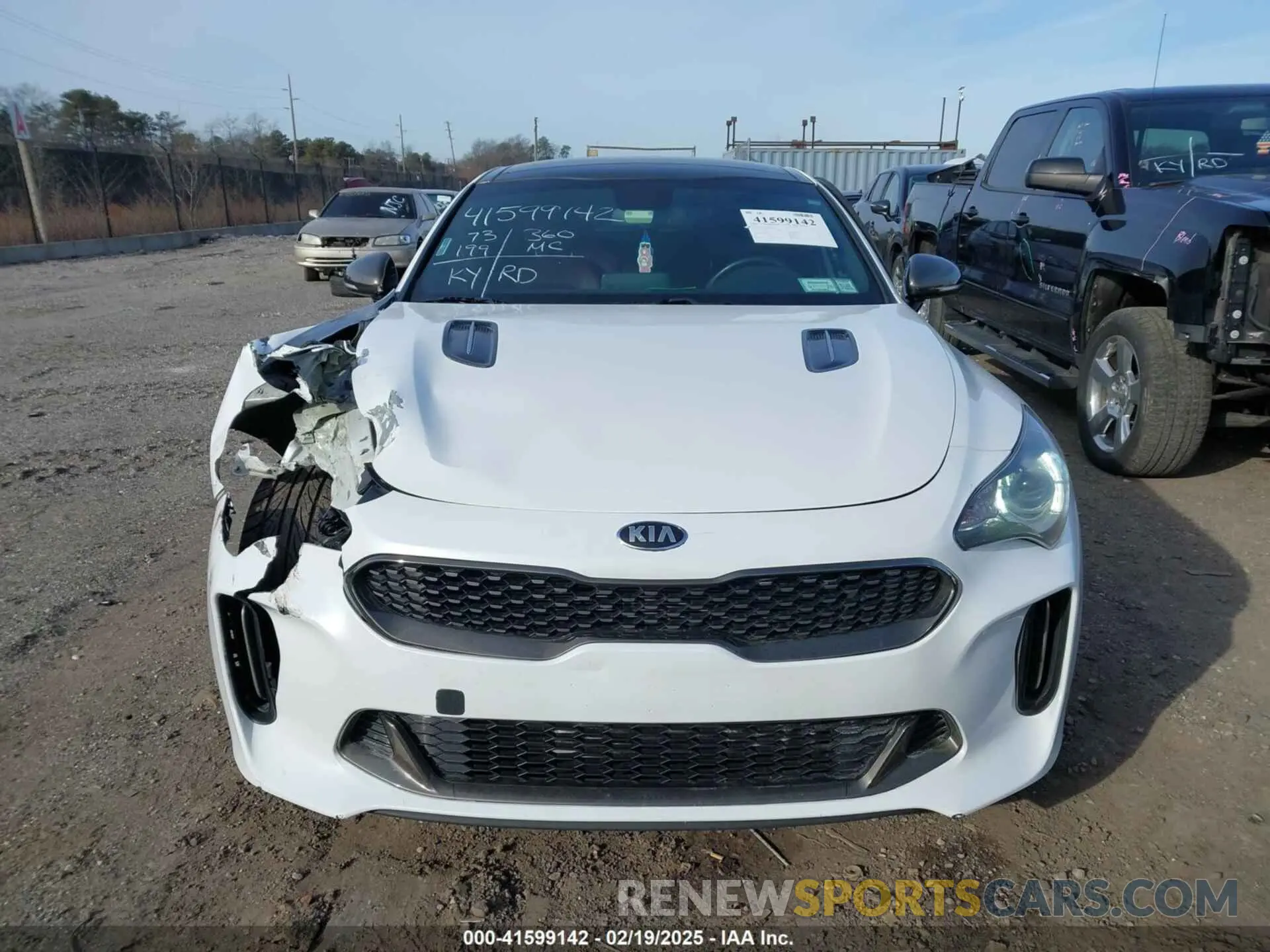 12 fotografías del automóvil dañado KNAE15LA0L6081066 KIA STINGER 2020