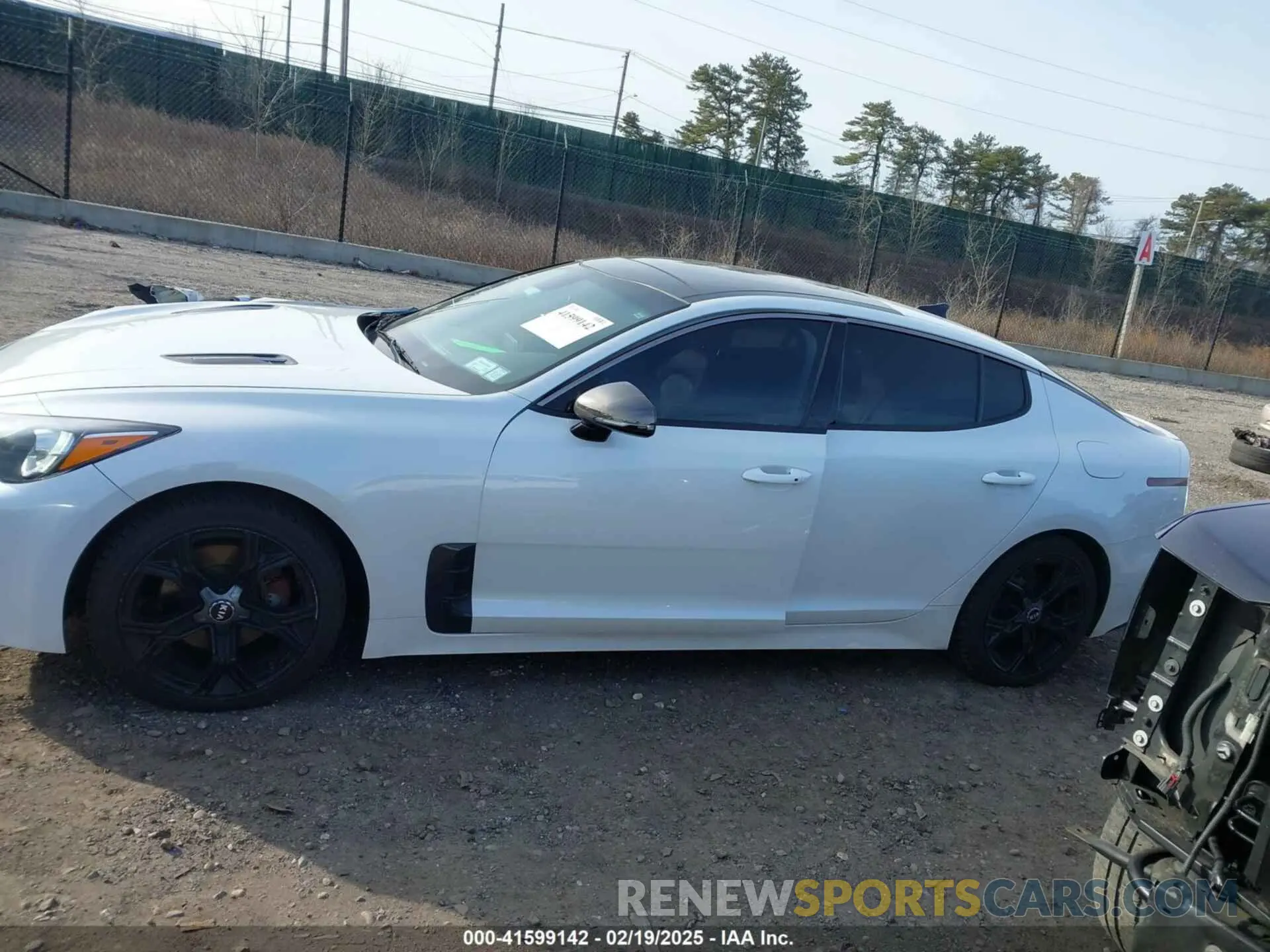 14 fotografías del automóvil dañado KNAE15LA0L6081066 KIA STINGER 2020