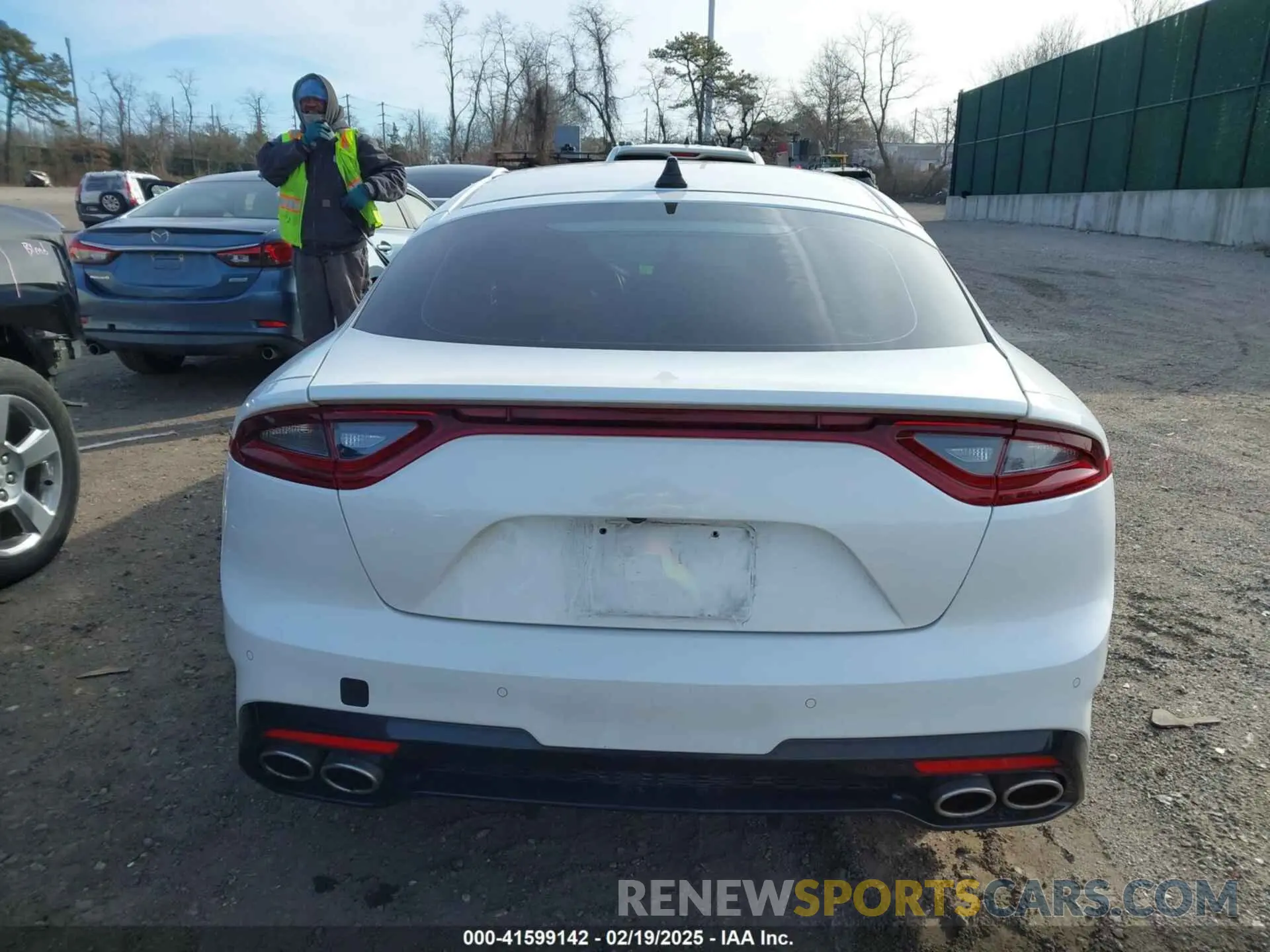 16 fotografías del automóvil dañado KNAE15LA0L6081066 KIA STINGER 2020