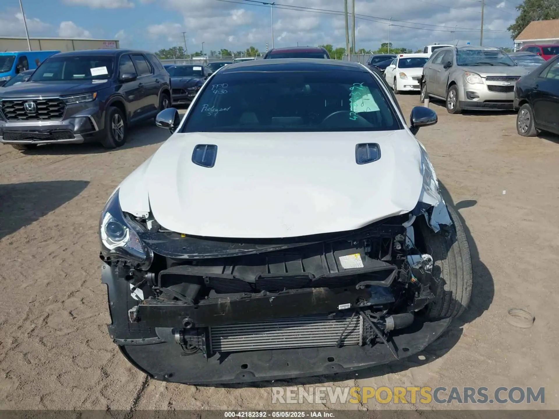 13 fotografías del automóvil dañado KNAE15LA2L6080727 KIA STINGER 2020
