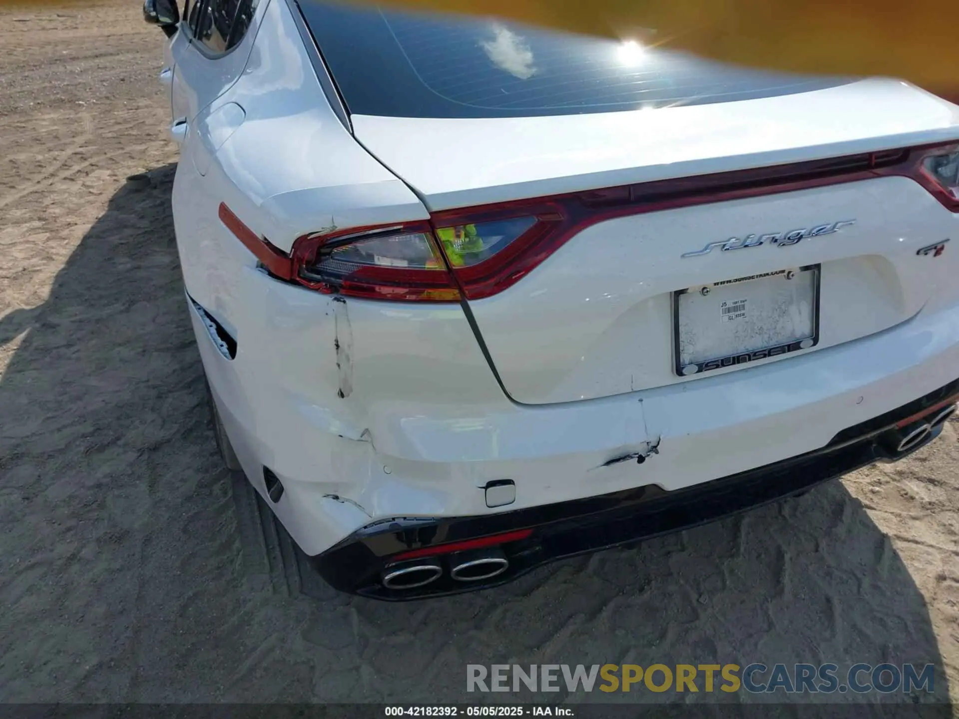 20 fotografías del automóvil dañado KNAE15LA2L6080727 KIA STINGER 2020
