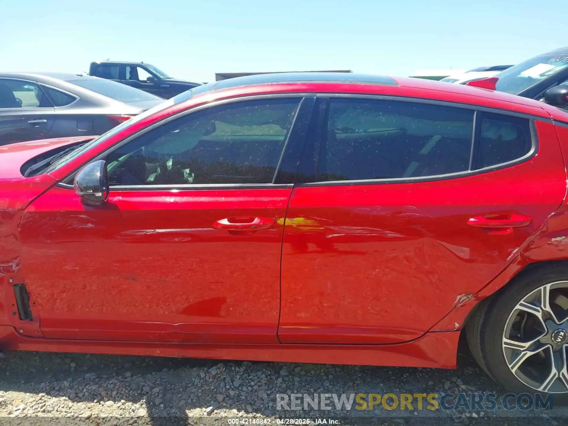 14 fotografías del automóvil dañado KNAE15LA4L6084309 KIA STINGER 2020