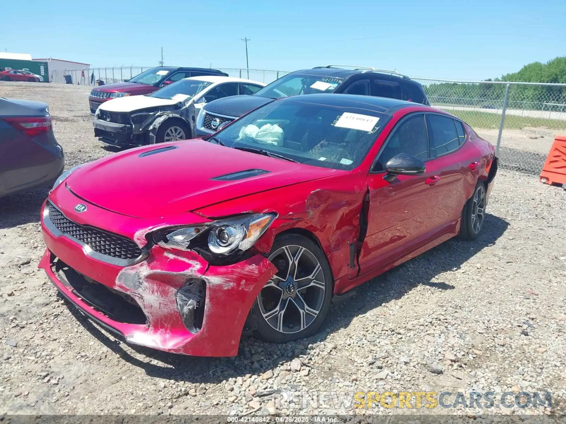 2 fotografías del automóvil dañado KNAE15LA4L6084309 KIA STINGER 2020