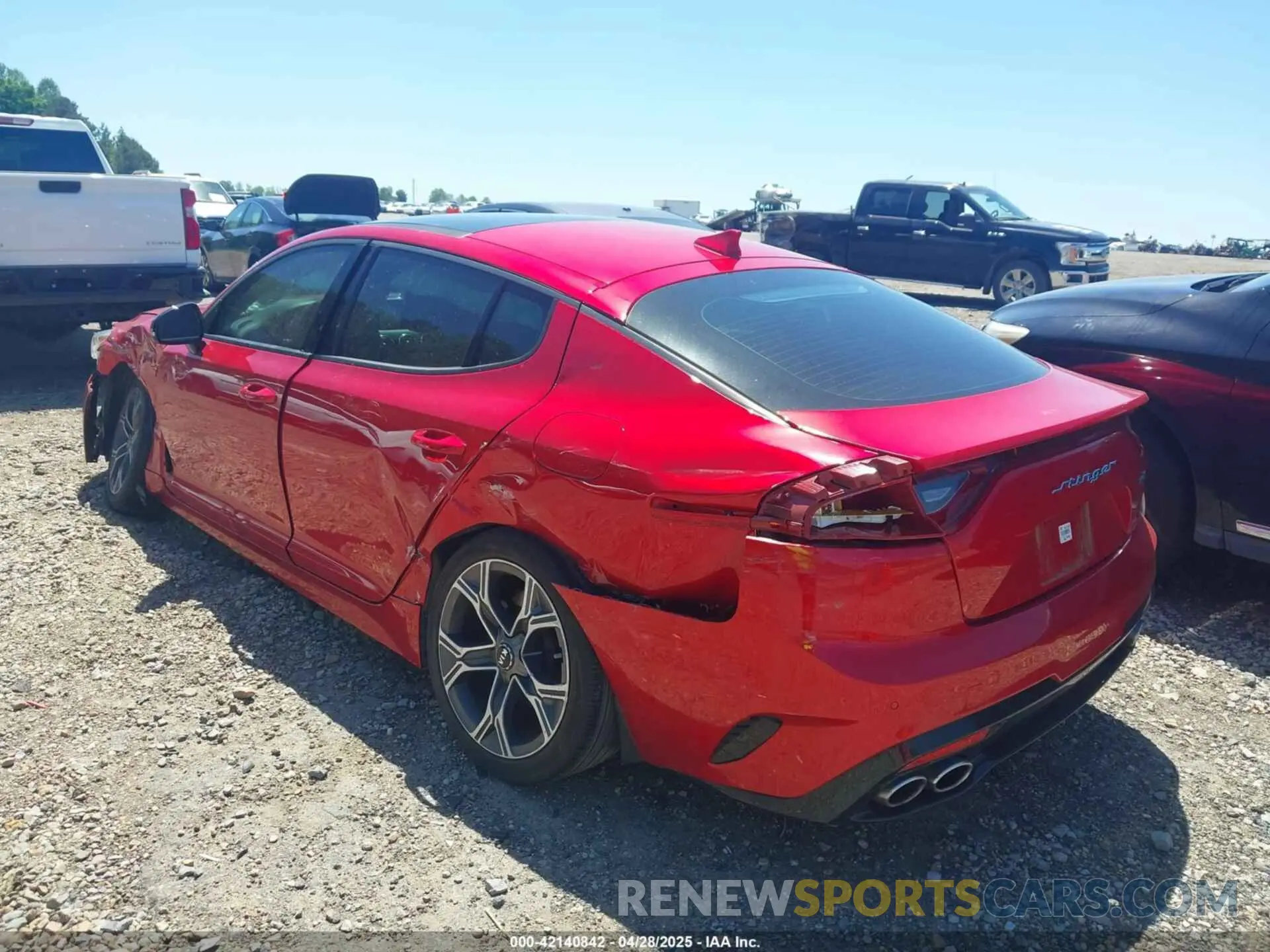 3 fotografías del automóvil dañado KNAE15LA4L6084309 KIA STINGER 2020