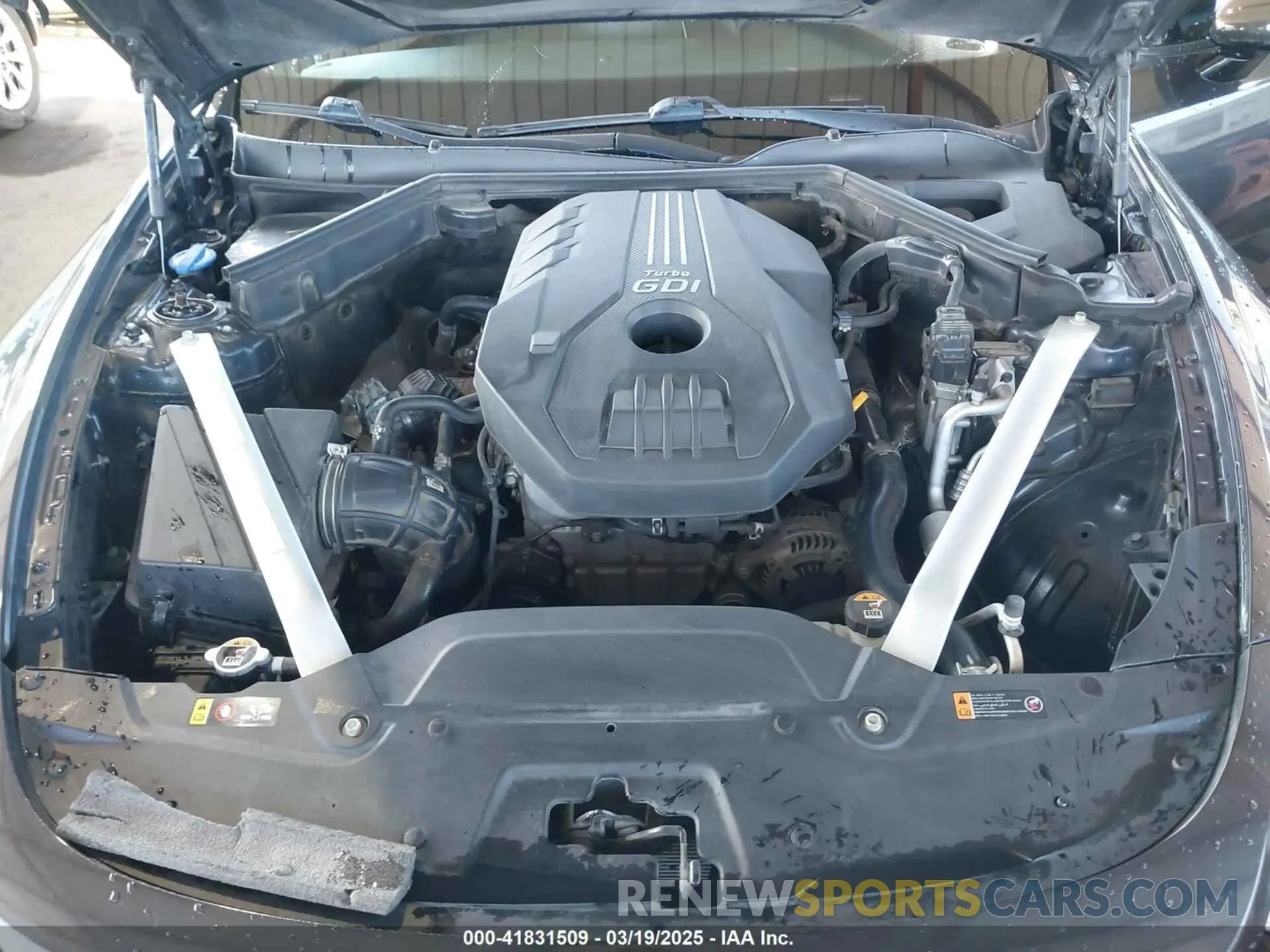 10 fotografías del automóvil dañado KNAE15LA7L6074843 KIA STINGER 2020