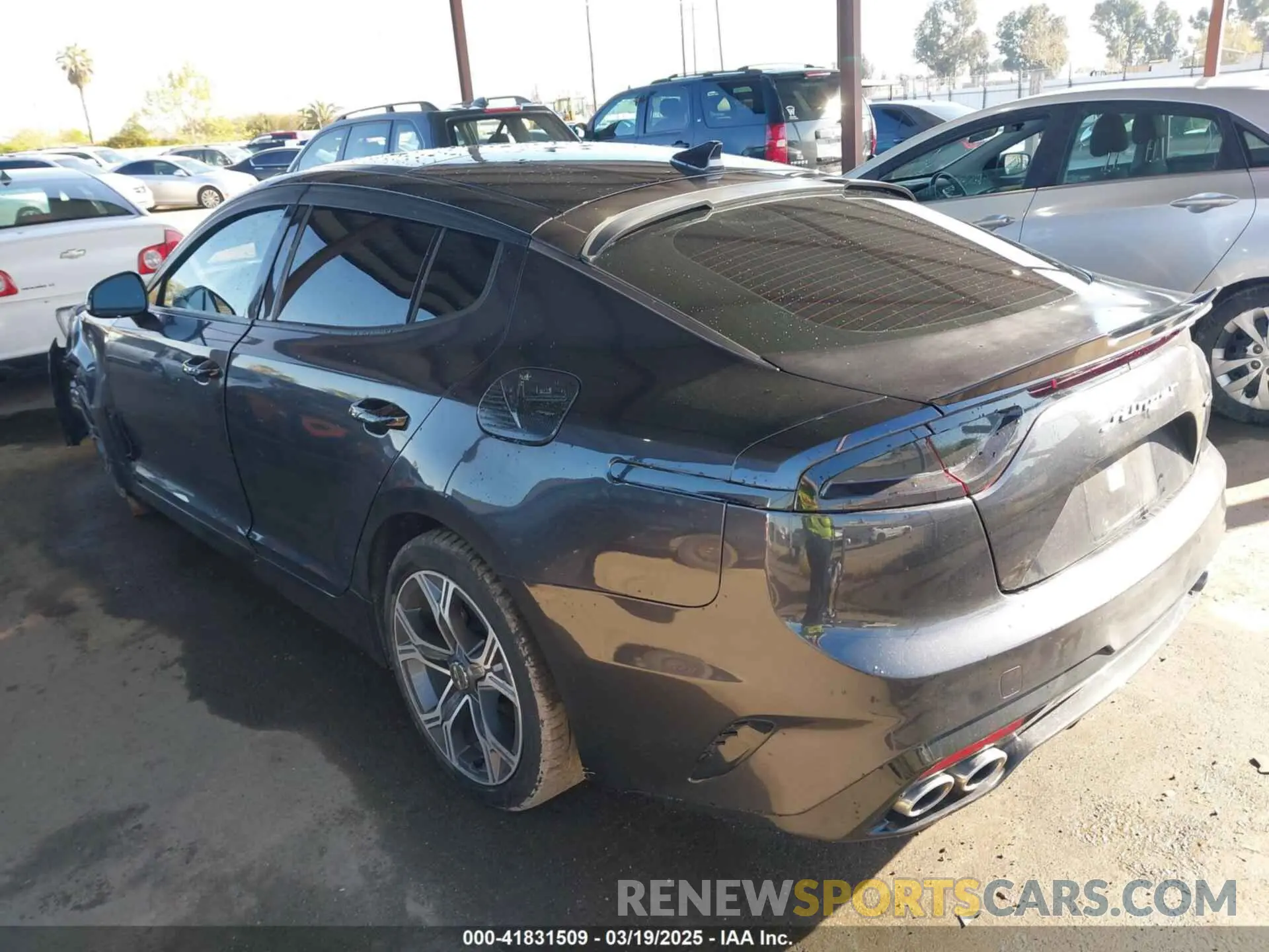 3 fotografías del automóvil dañado KNAE15LA7L6074843 KIA STINGER 2020