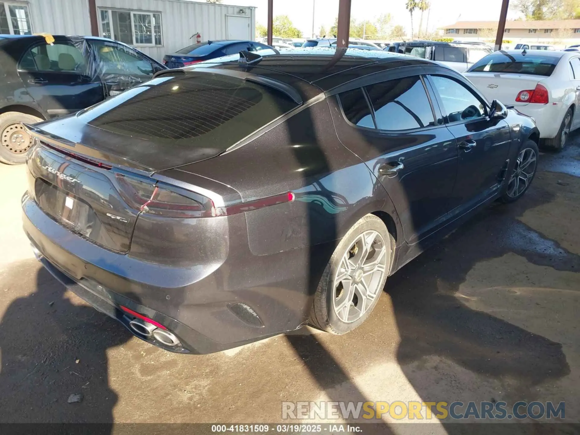 4 fotografías del automóvil dañado KNAE15LA7L6074843 KIA STINGER 2020