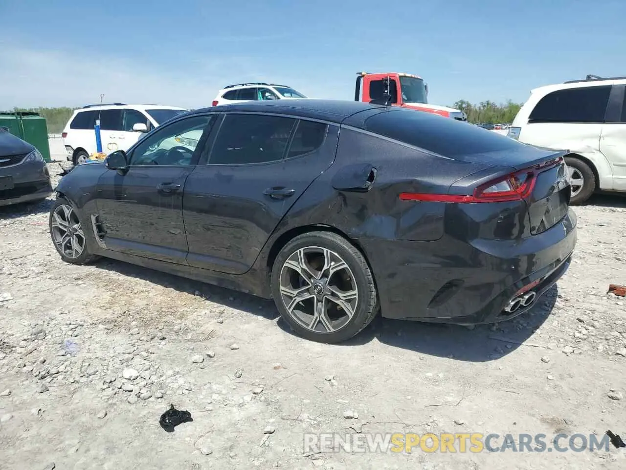 2 fotografías del automóvil dañado KNAE15LA7L6077211 KIA STINGER 2020