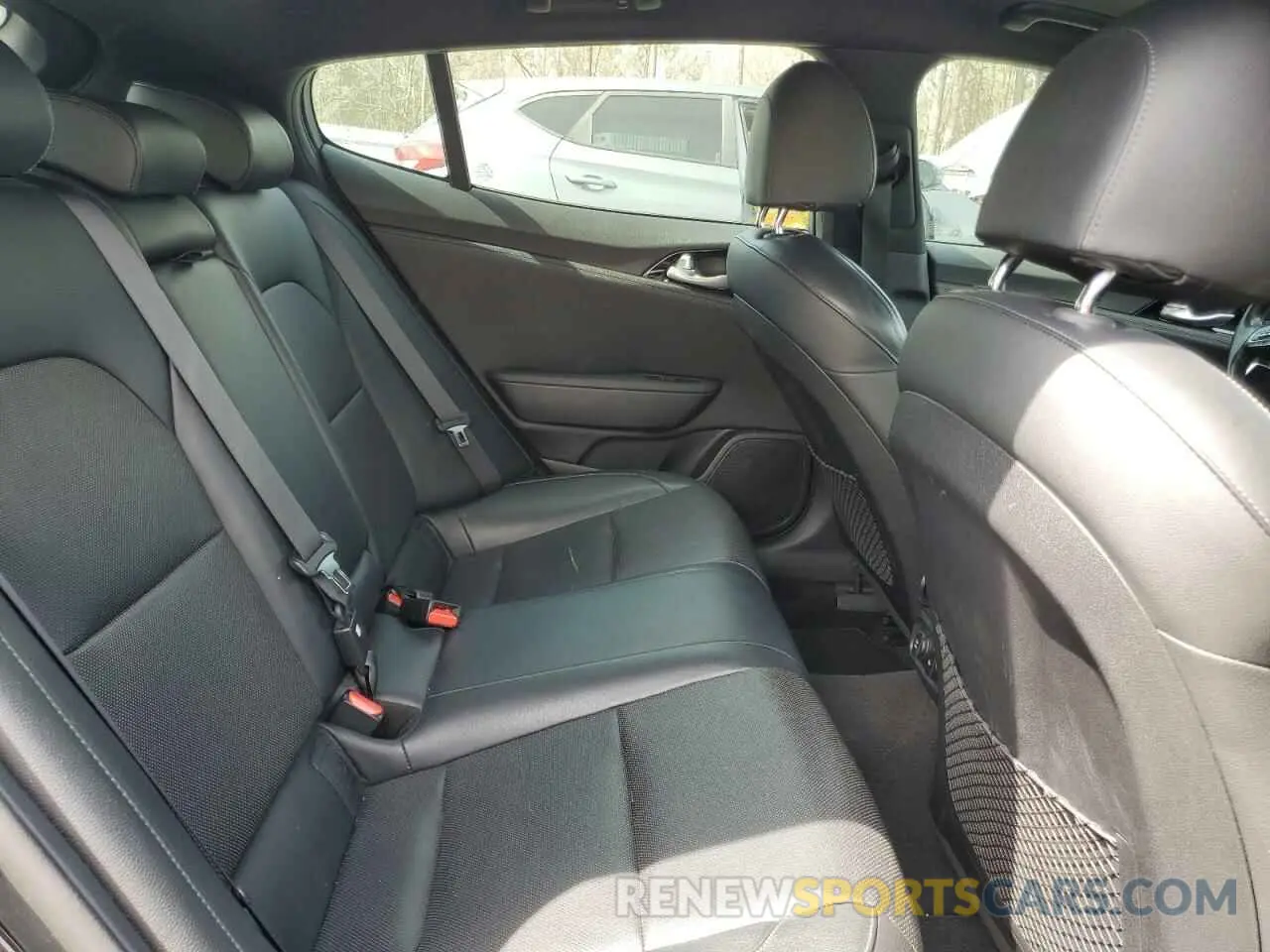 10 fotografías del automóvil dañado KNAE15LA9L6072317 KIA STINGER 2020