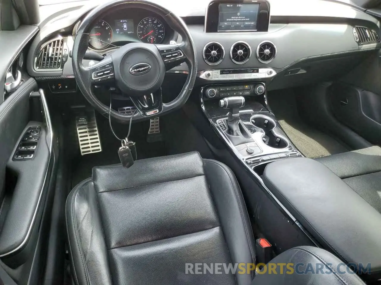 8 fotografías del automóvil dañado KNAE15LA9L6072317 KIA STINGER 2020