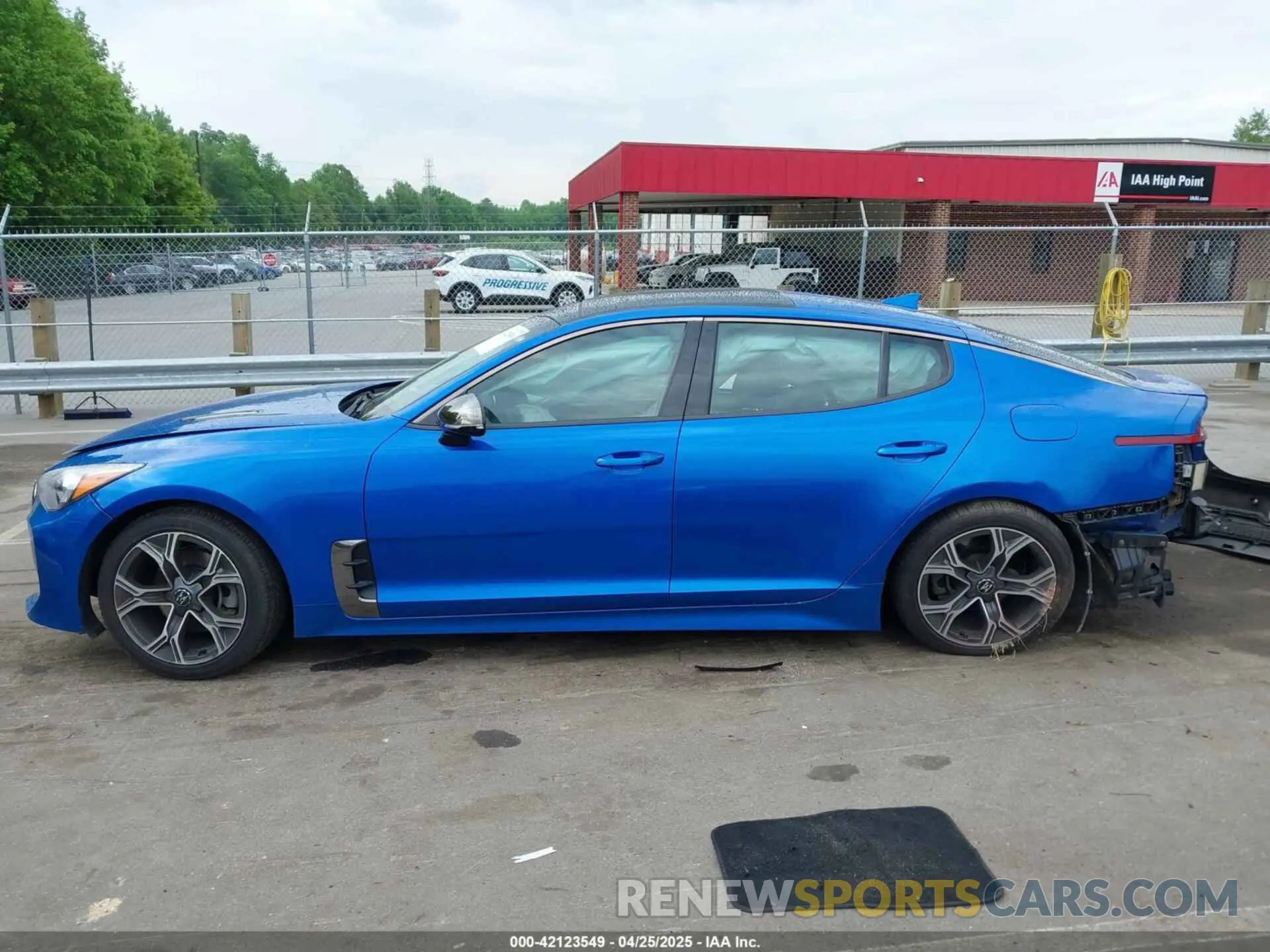 14 fotografías del automóvil dañado KNAE15LAXL6082743 KIA STINGER 2020