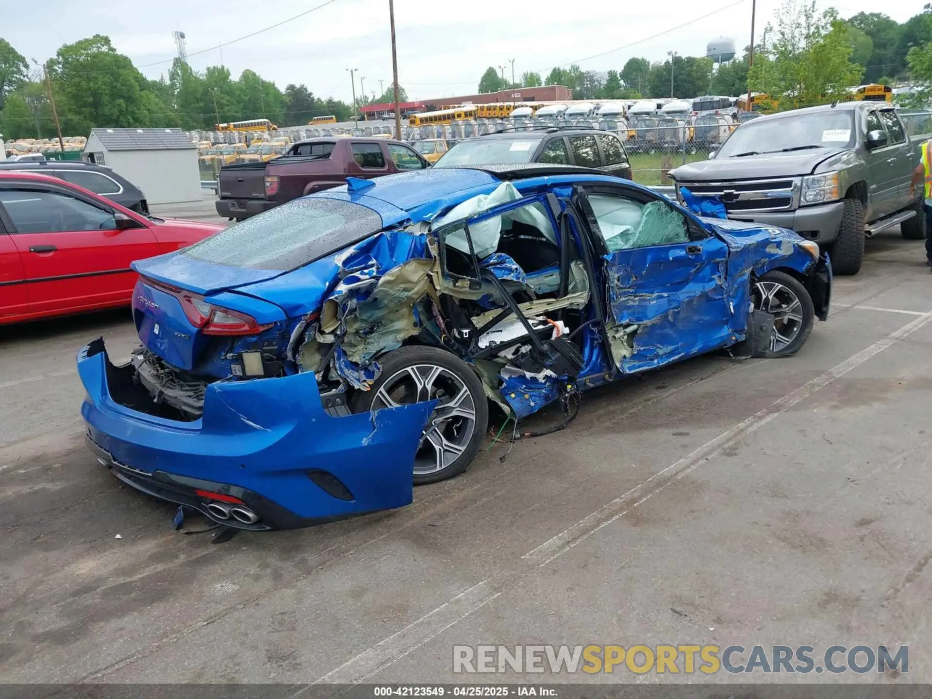 4 fotografías del automóvil dañado KNAE15LAXL6082743 KIA STINGER 2020