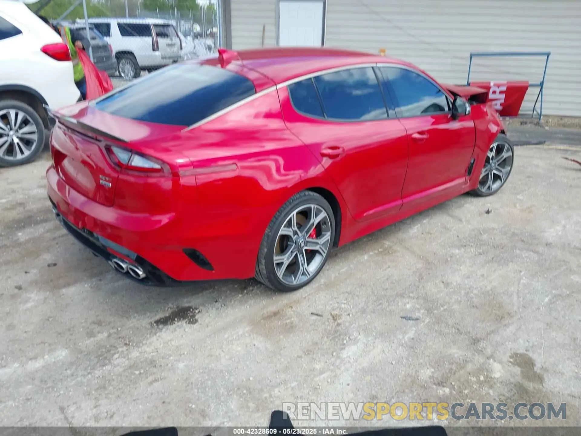 4 fotografías del automóvil dañado KNAE35LC0L6080320 KIA STINGER 2020