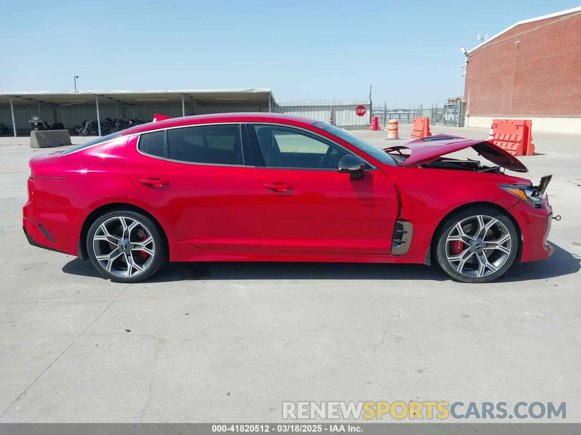 13 fotografías del automóvil dañado KNAE35LC4L6085147 KIA STINGER 2020
