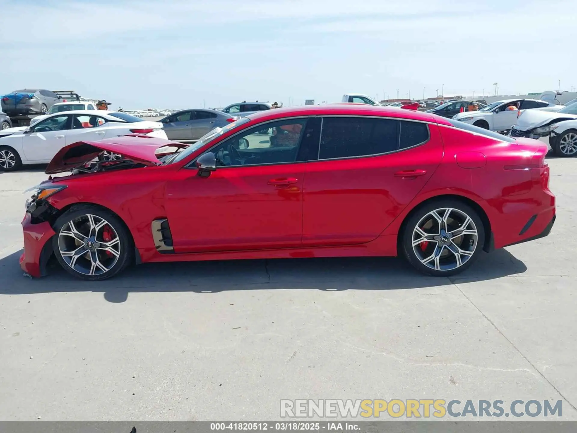 14 fotografías del automóvil dañado KNAE35LC4L6085147 KIA STINGER 2020