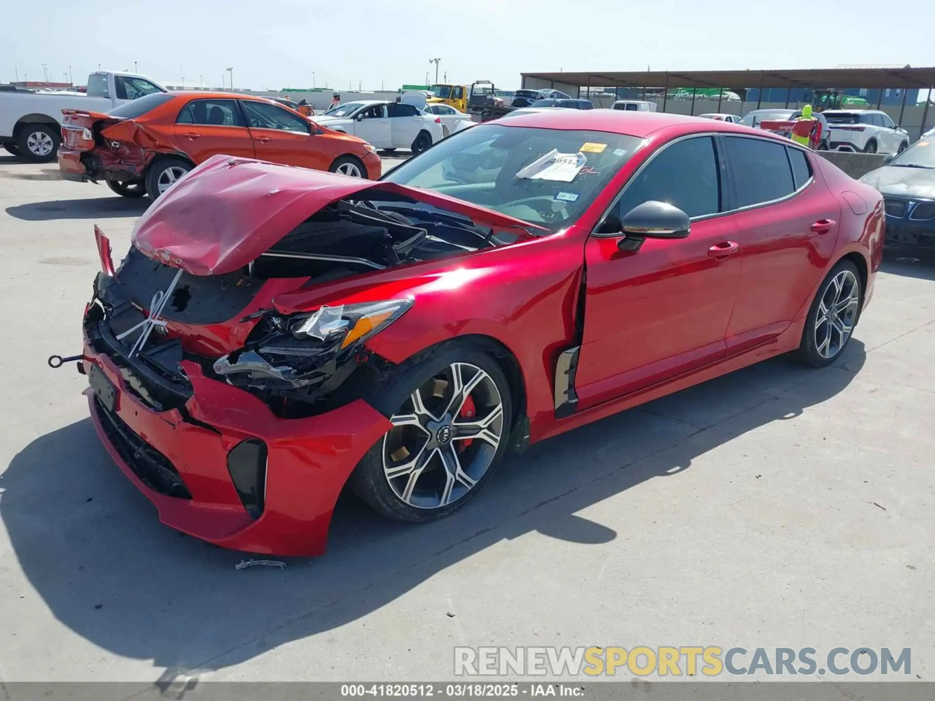 2 fotografías del automóvil dañado KNAE35LC4L6085147 KIA STINGER 2020