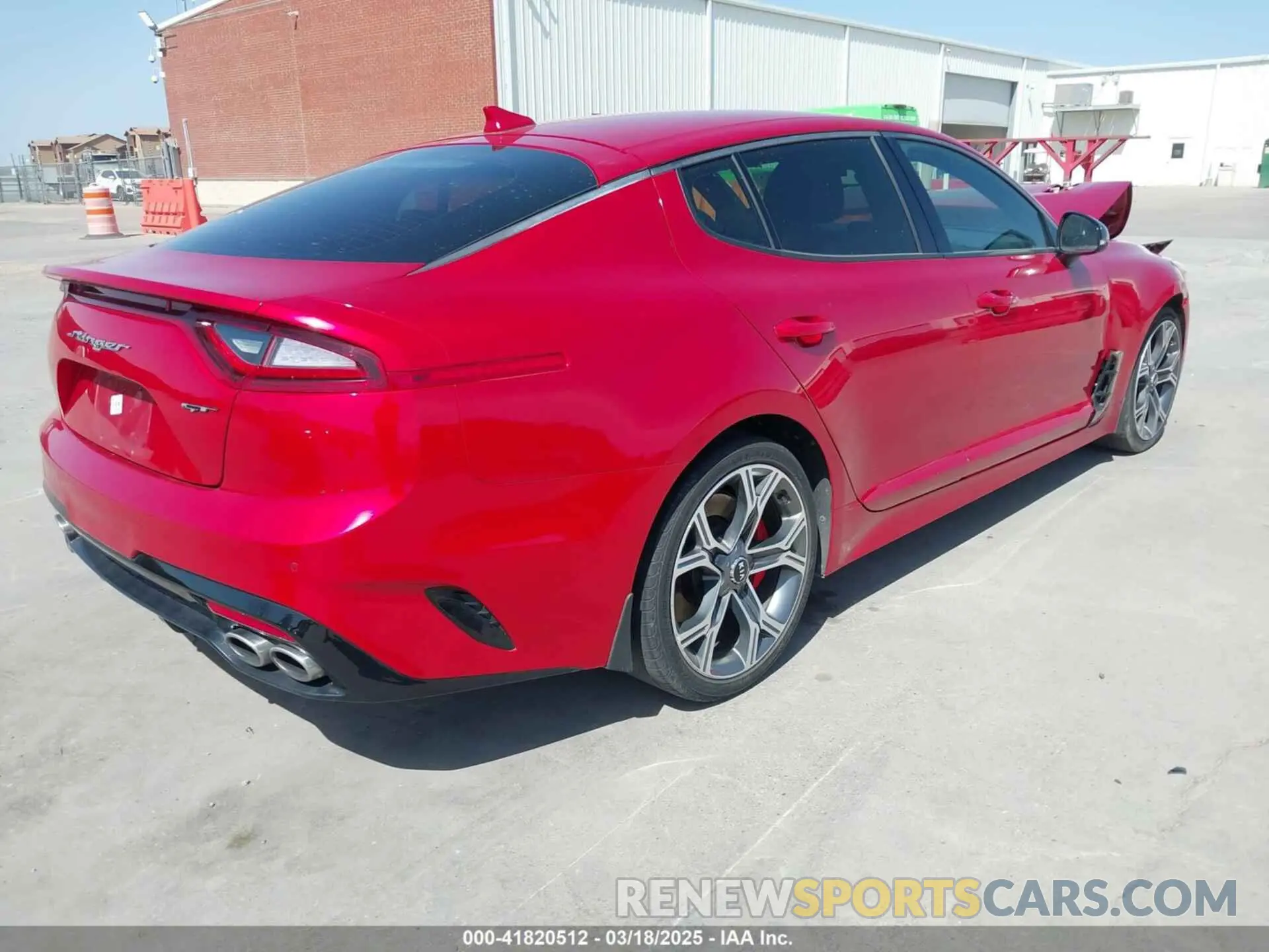 4 fotografías del automóvil dañado KNAE35LC4L6085147 KIA STINGER 2020