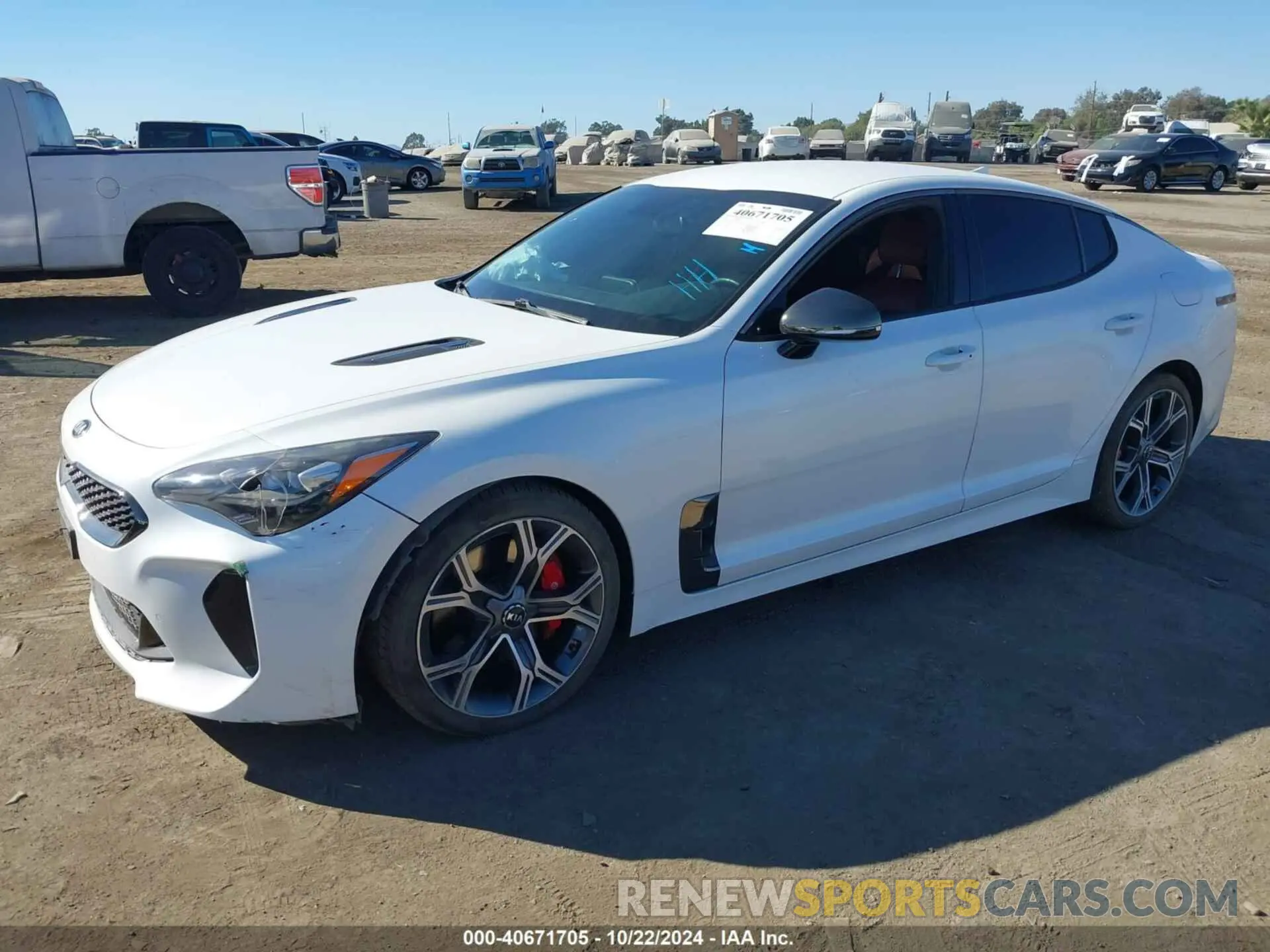 2 fotografías del automóvil dañado KNAE35LC7L6085529 KIA STINGER 2020