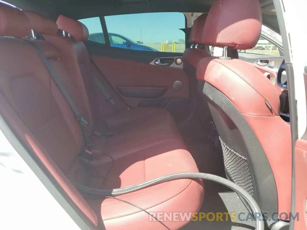 10 fotografías del automóvil dañado KNAE45LC2L6081904 KIA STINGER 2020