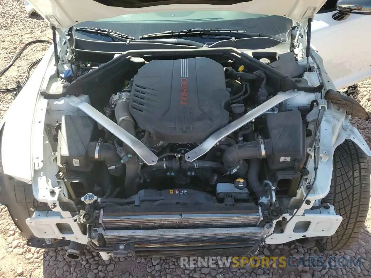11 fotografías del automóvil dañado KNAE45LC2L6081904 KIA STINGER 2020