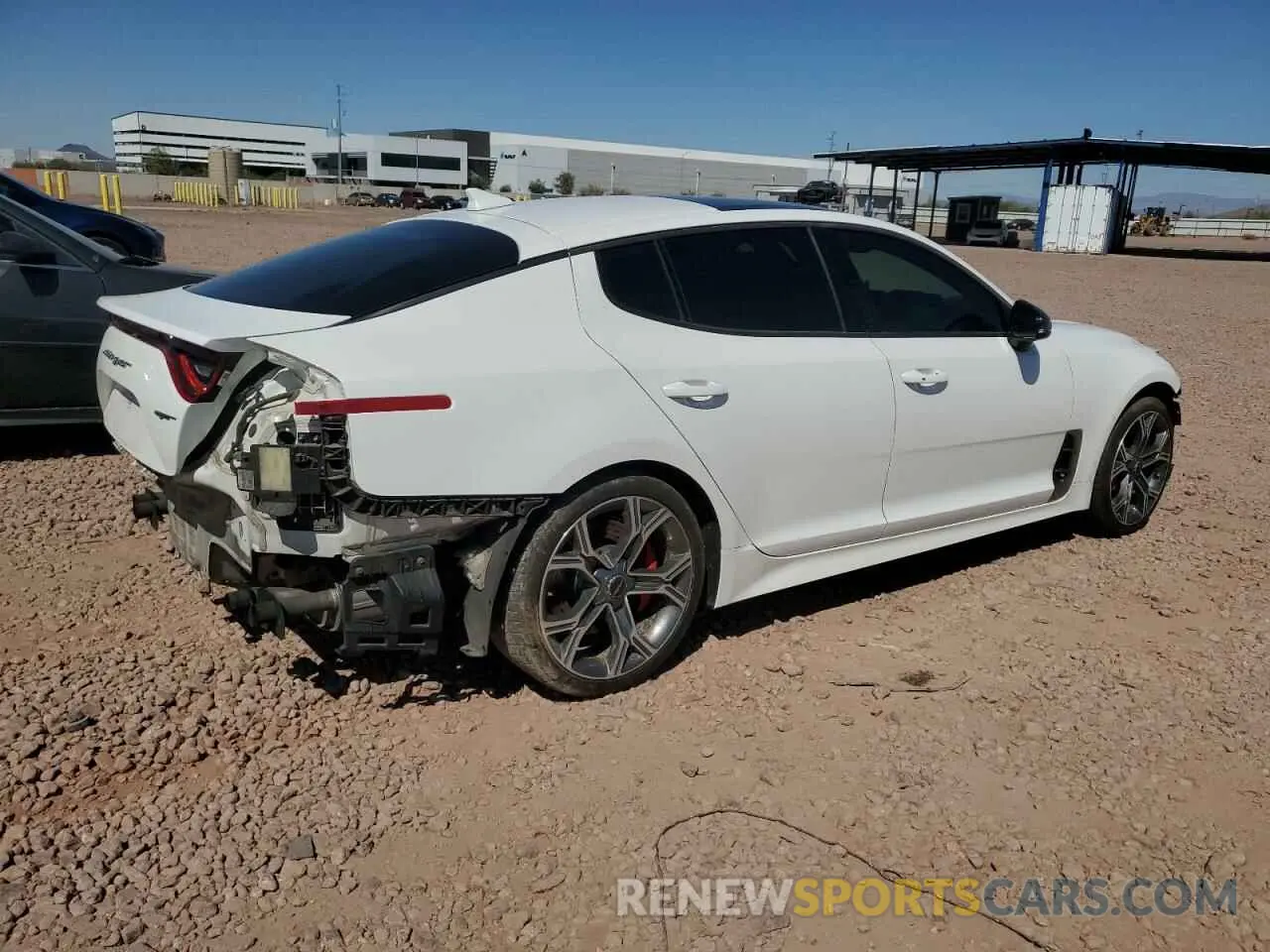 3 fotografías del automóvil dañado KNAE45LC2L6081904 KIA STINGER 2020