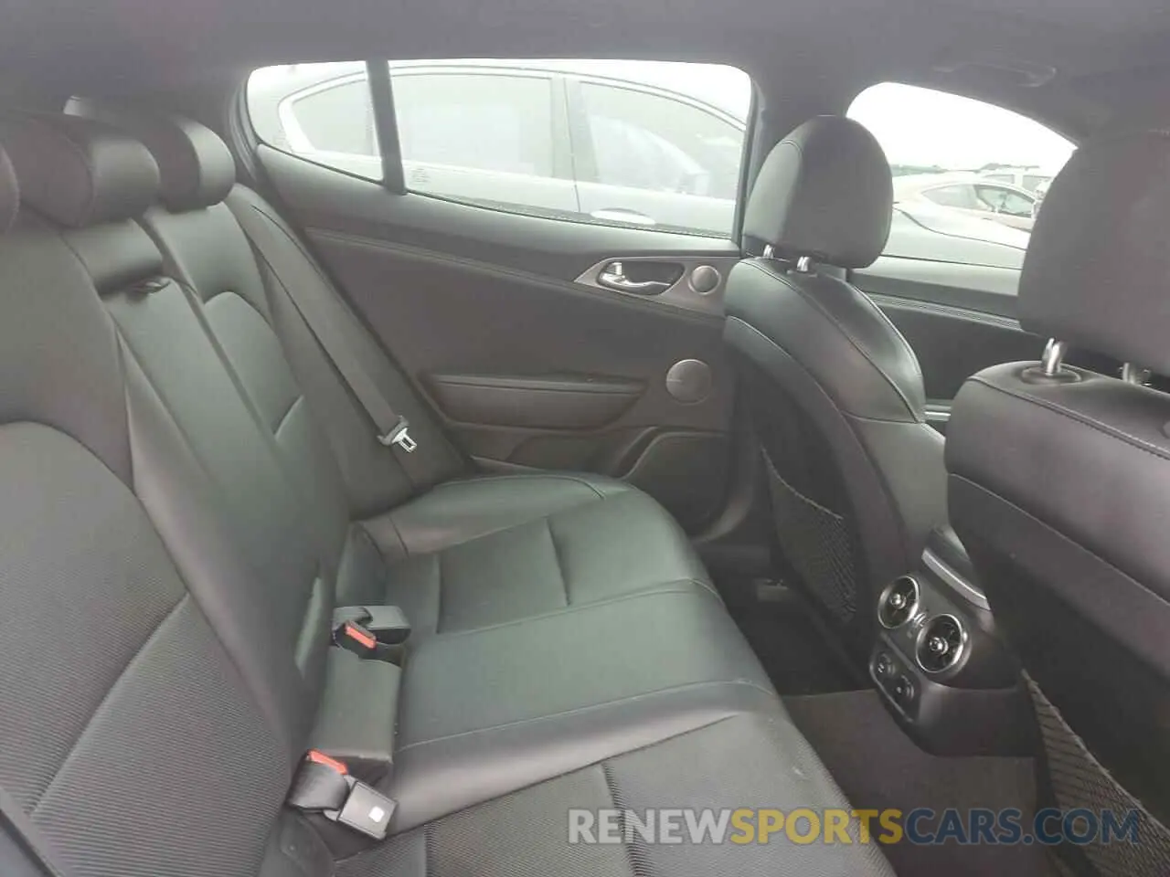 10 fotografías del automóvil dañado KNAE45LC3L6084620 KIA STINGER 2020