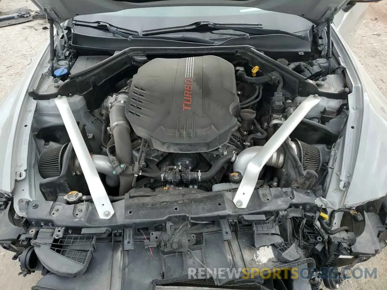 11 fotografías del automóvil dañado KNAE55LC2L6073301 KIA STINGER 2020