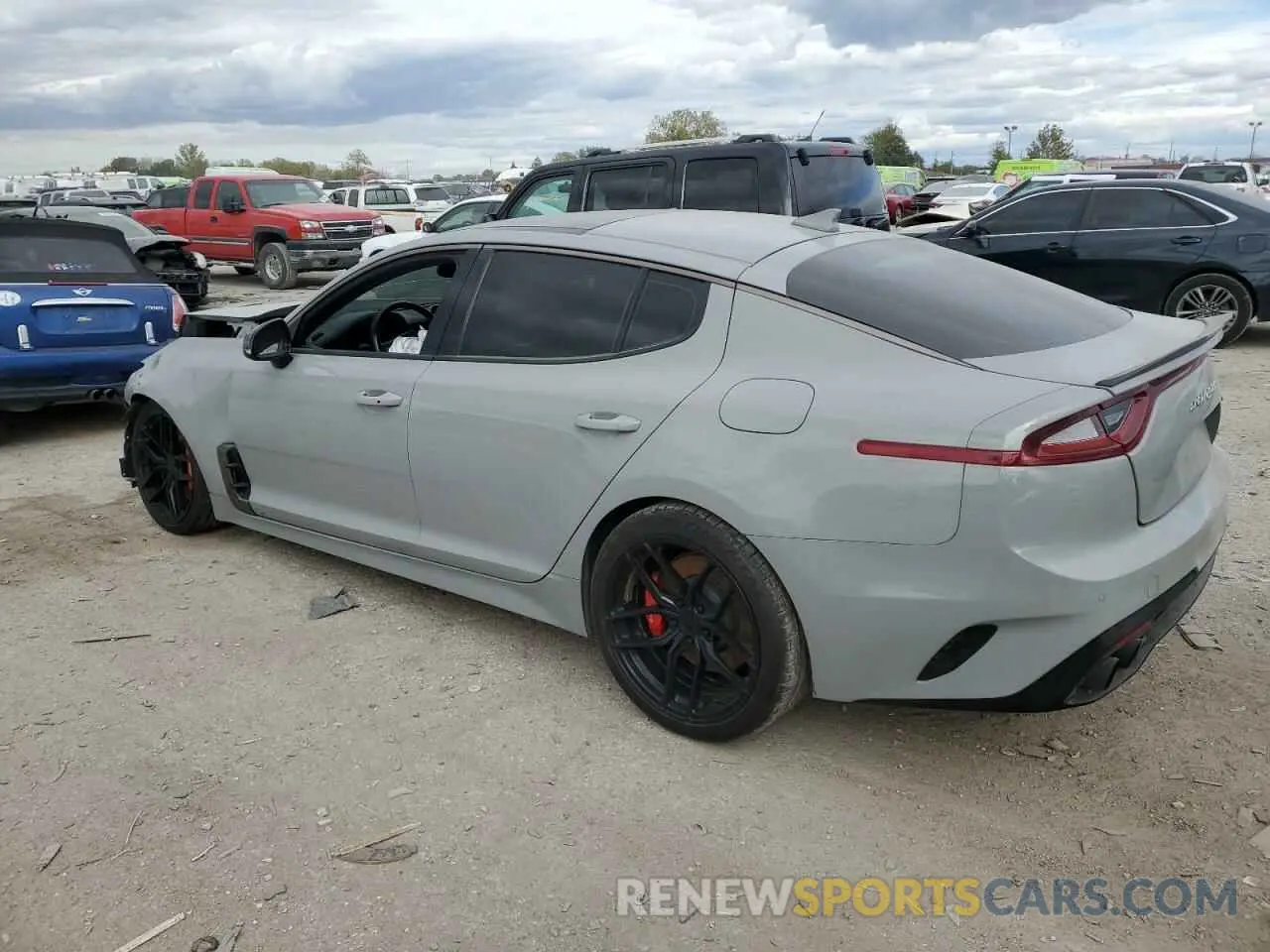 2 fotografías del automóvil dañado KNAE55LC2L6073301 KIA STINGER 2020