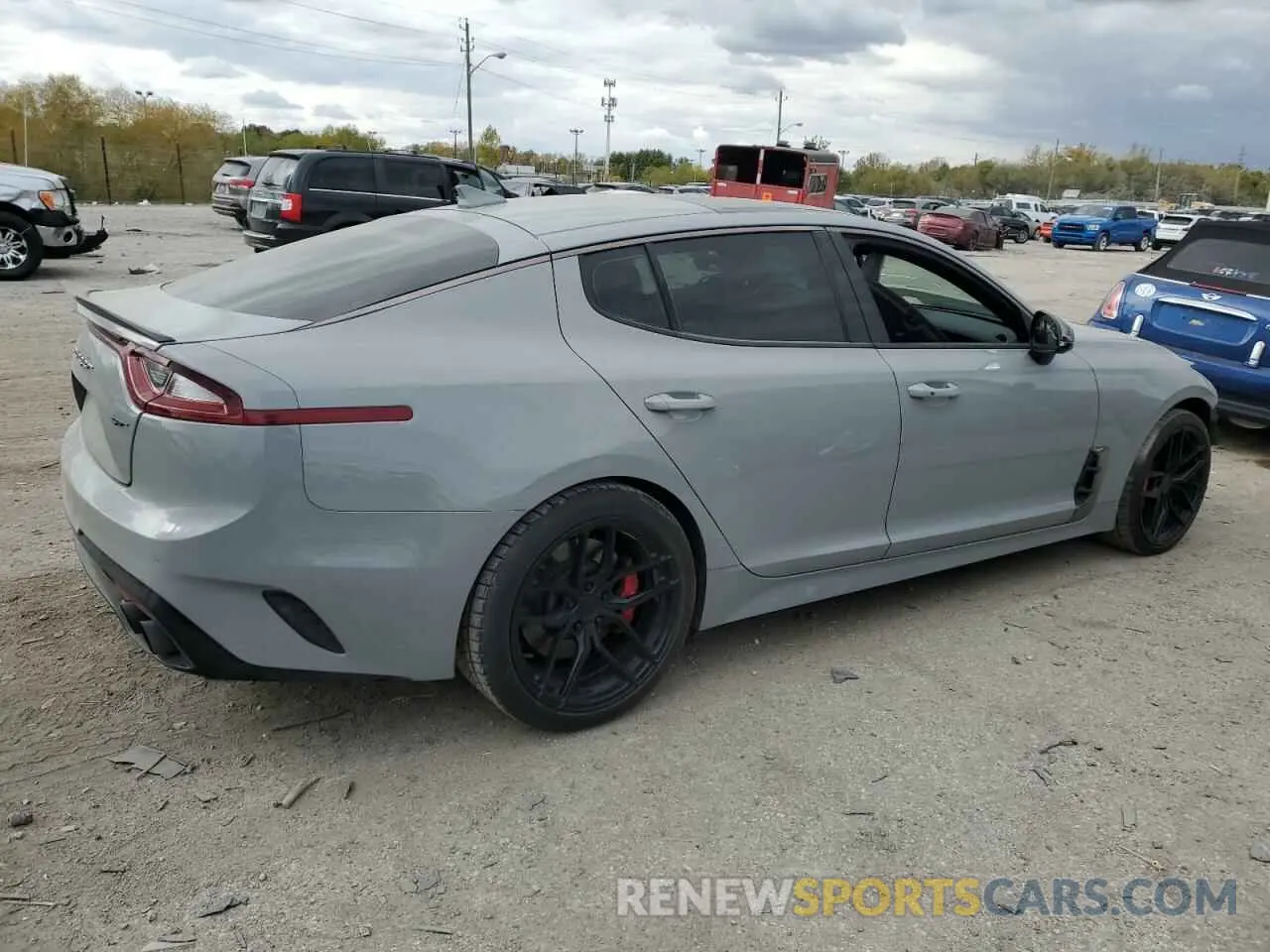 3 fotografías del automóvil dañado KNAE55LC2L6073301 KIA STINGER 2020