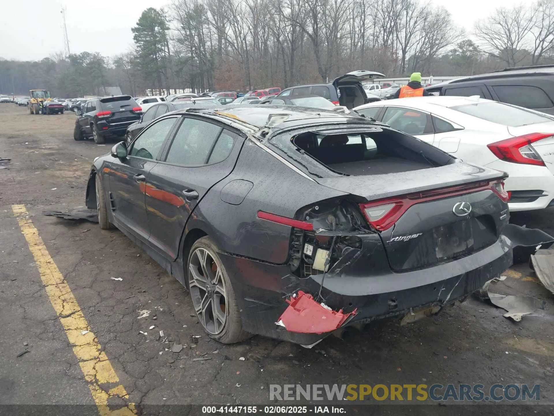3 fotografías del automóvil dañado KNAE55LCXL6071473 KIA STINGER 2020