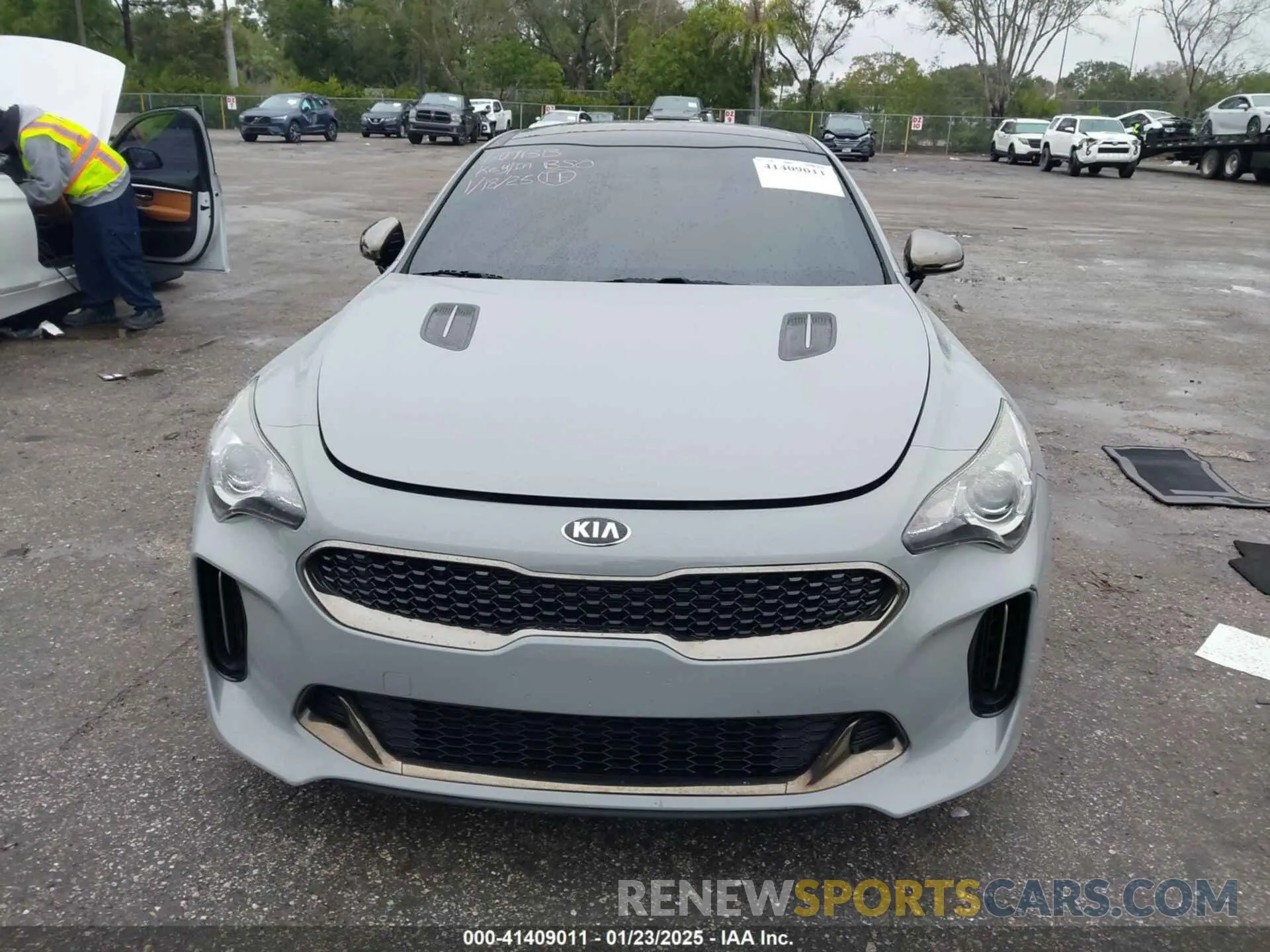 13 fotografías del automóvil dañado KNAE15LA6M6091313 KIA STINGER 2021