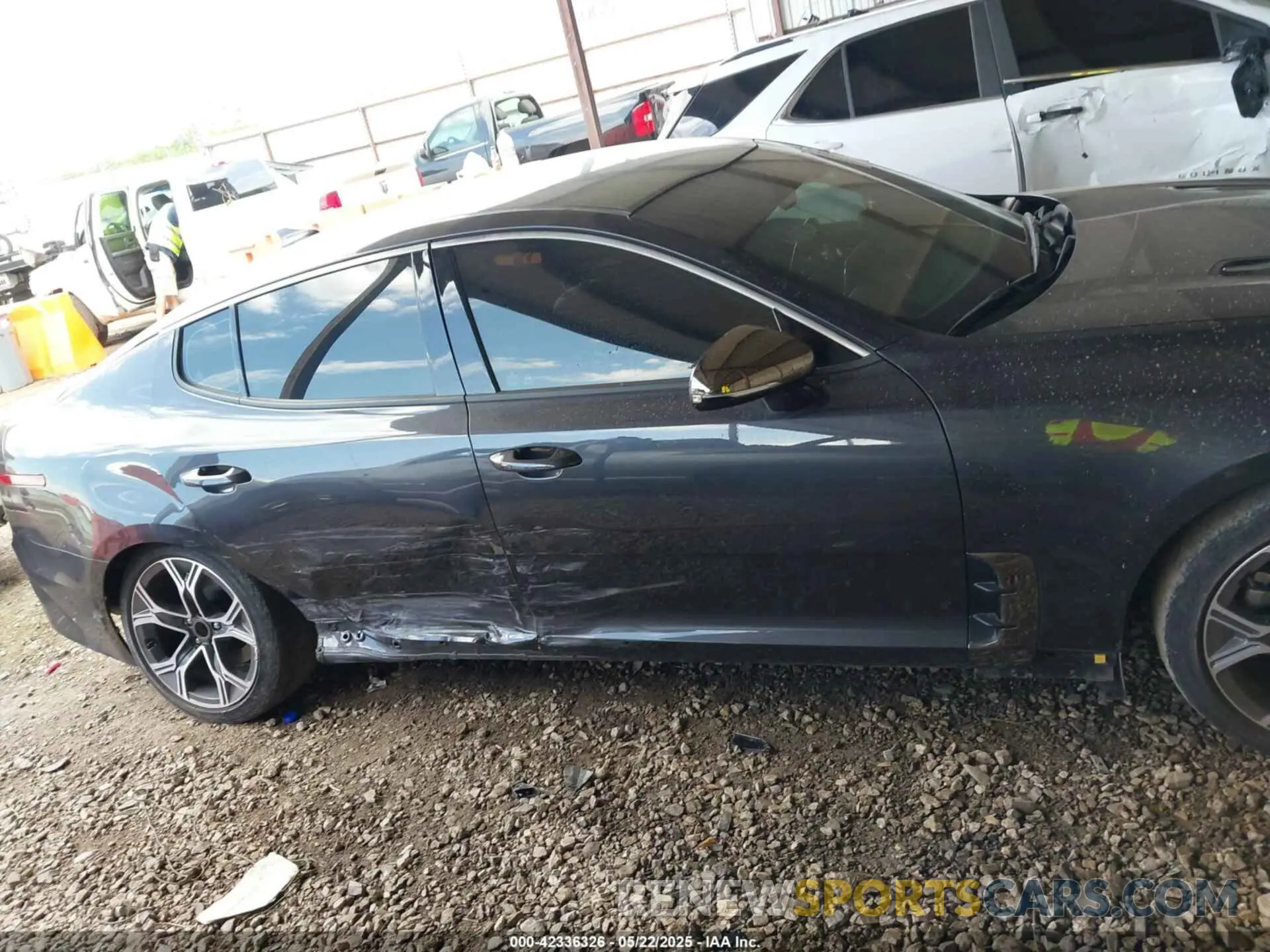 14 fotografías del automóvil dañado KNAE15LA9M6089328 KIA STINGER 2021