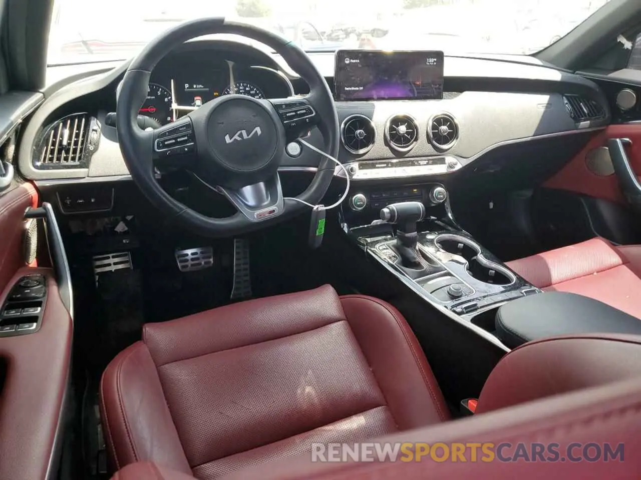 8 fotografías del automóvil dañado KNAE35LD7N6117648 KIA STINGER 2022
