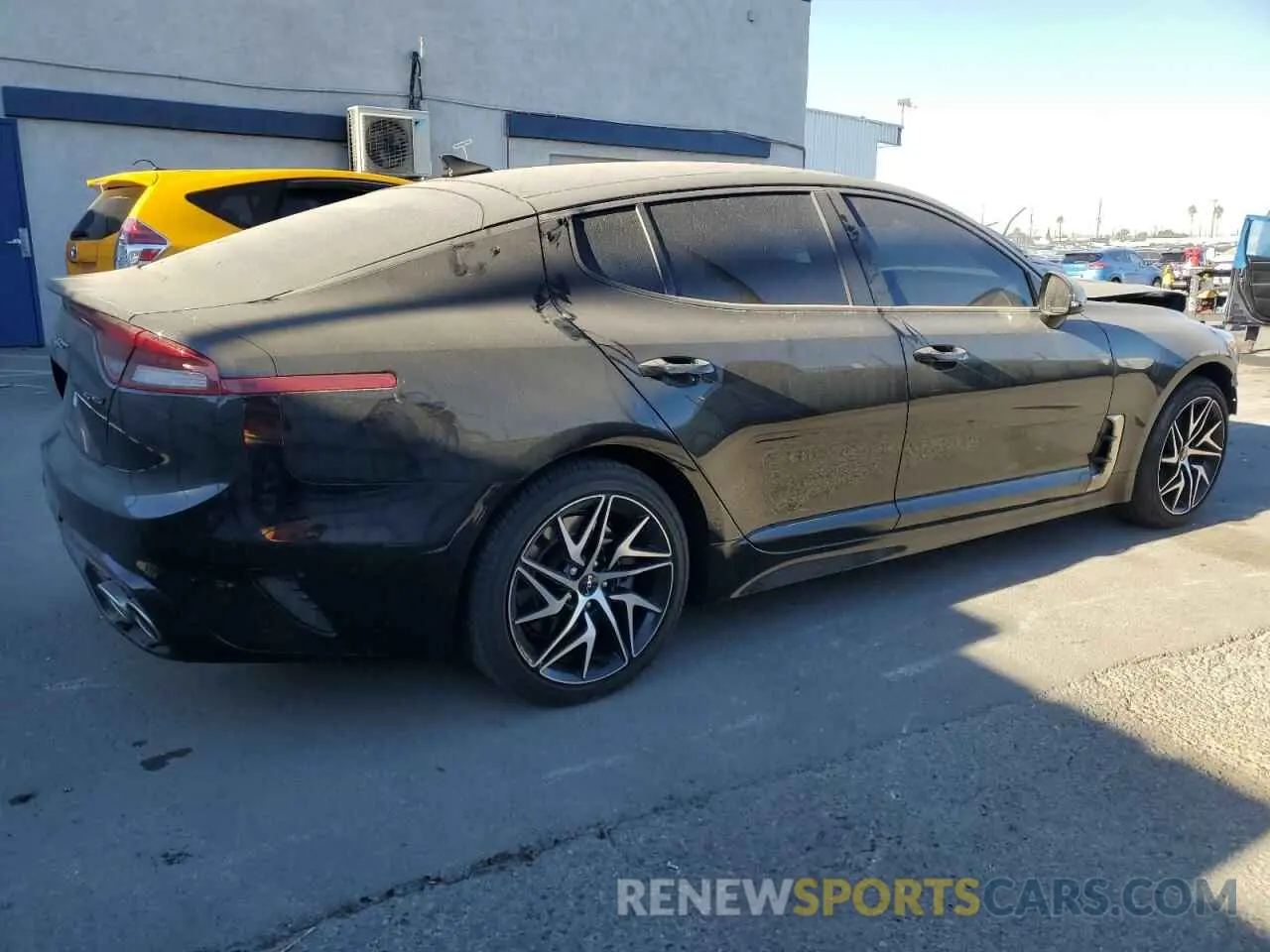 3 fotografías del automóvil dañado KNAE35LD9N6117117 KIA STINGER 2022
