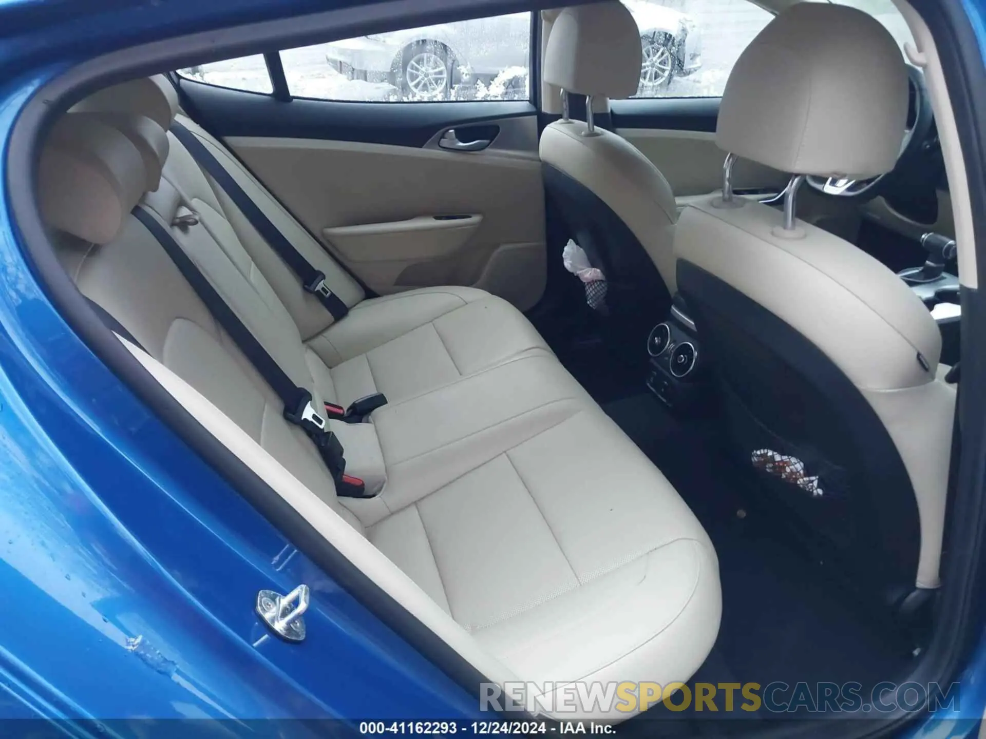 8 fotografías del automóvil dañado KNAE45LCXN6107958 KIA STINGER 2022
