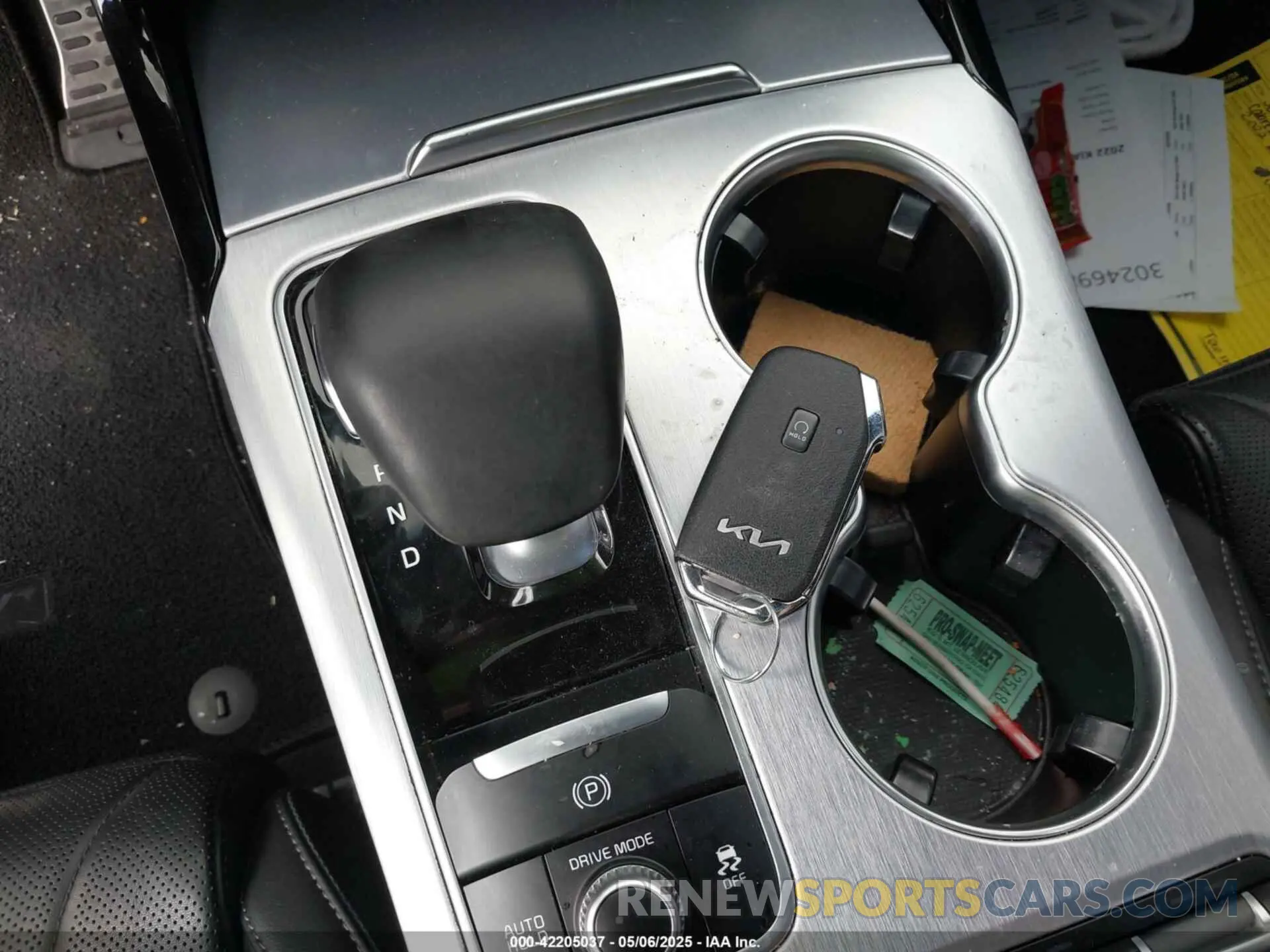 11 fotografías del automóvil dañado KNAE55LC2N6100662 KIA STINGER 2022