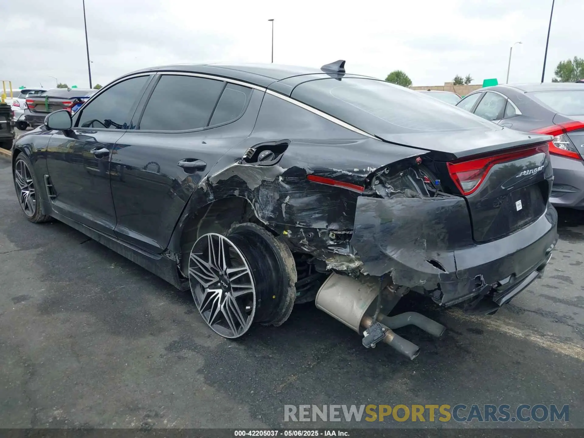 3 fotografías del automóvil dañado KNAE55LC2N6100662 KIA STINGER 2022